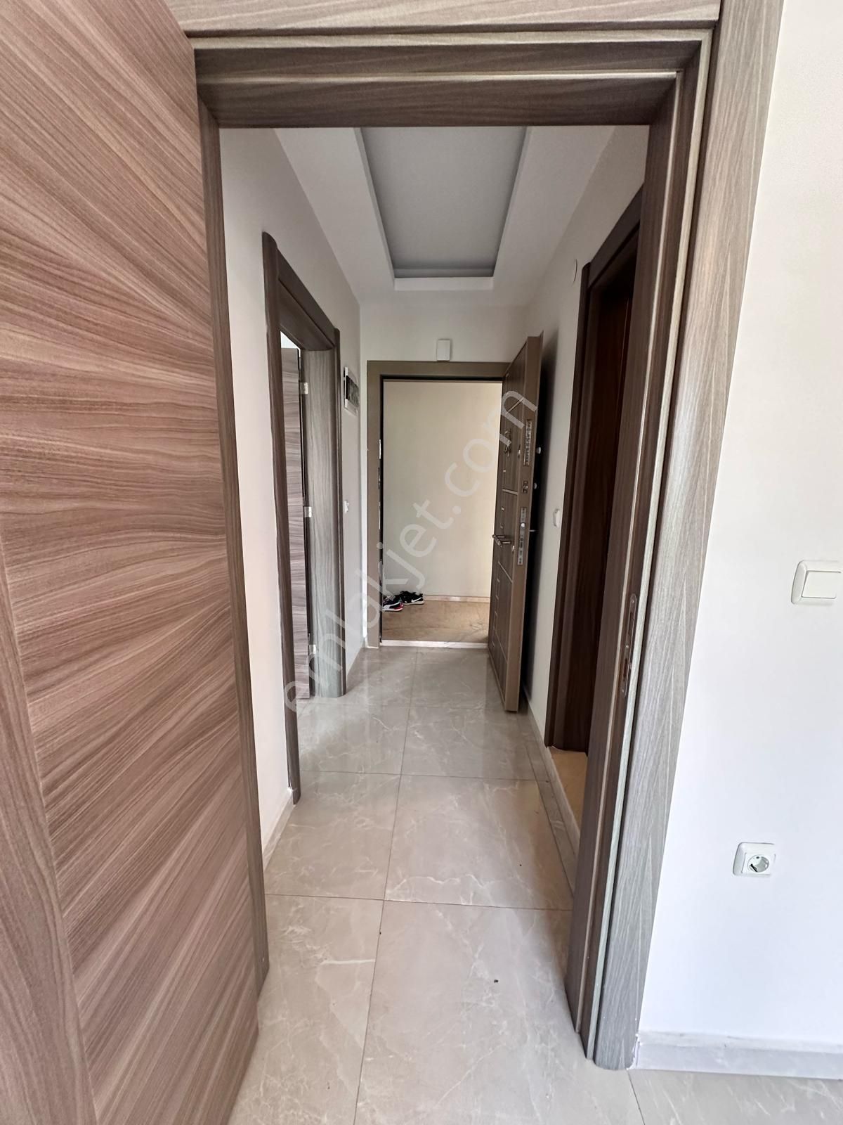 Cumhuriyet Mahallesi'nde 1+1 Havuzlu Sitede Kiralık Daire - Görsel 7