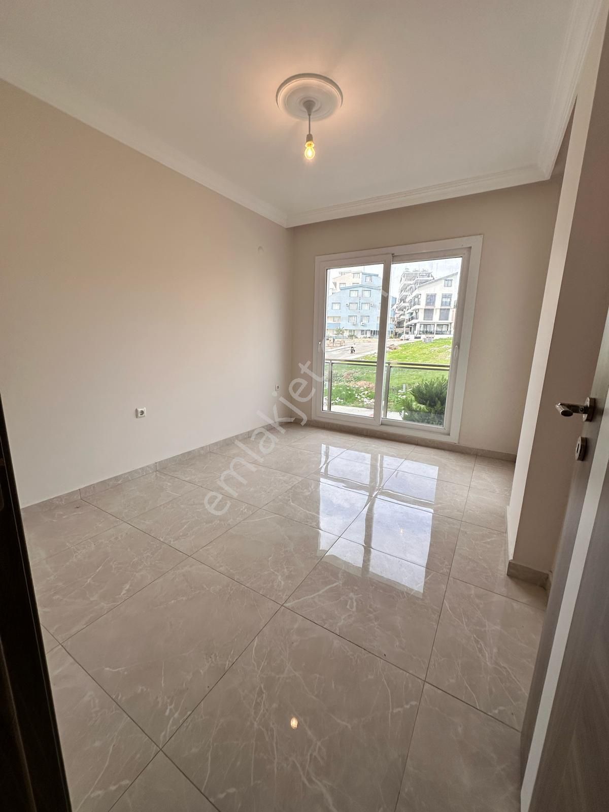 Cumhuriyet Mahallesi'nde 1+1 Havuzlu Sitede Kiralık Daire - Görsel 10