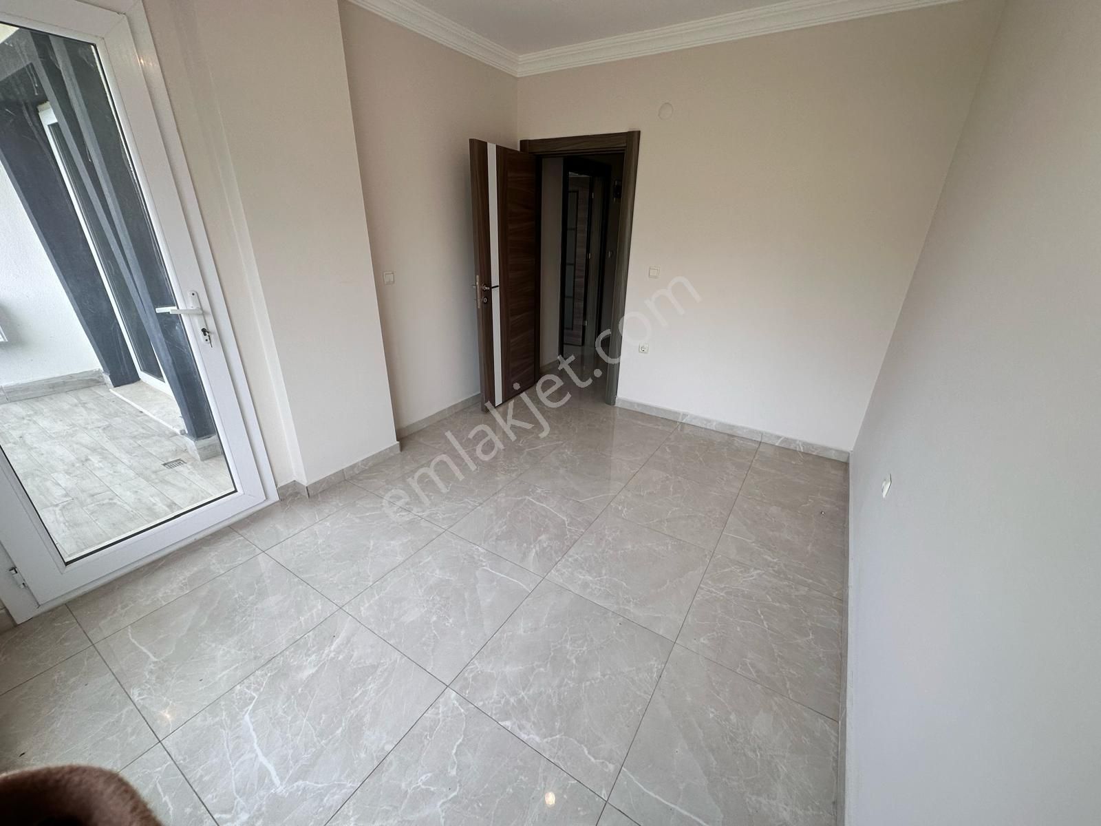 Cumhuriyet Mahallesi'nde 1+1 Havuzlu Sitede Kiralık Daire - Görsel 16
