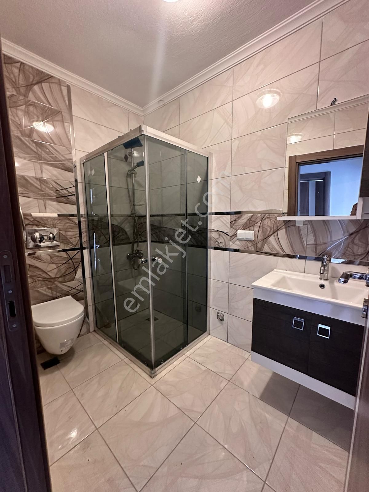 Cumhuriyet Mahallesi'nde 1+1 Havuzlu Sitede Kiralık Daire - Görsel 12