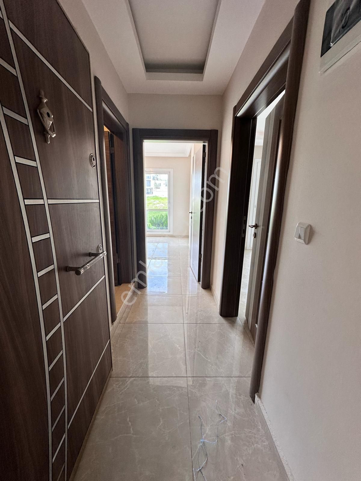 Cumhuriyet Mahallesi'nde 1+1 Havuzlu Sitede Kiralık Daire - Görsel 5