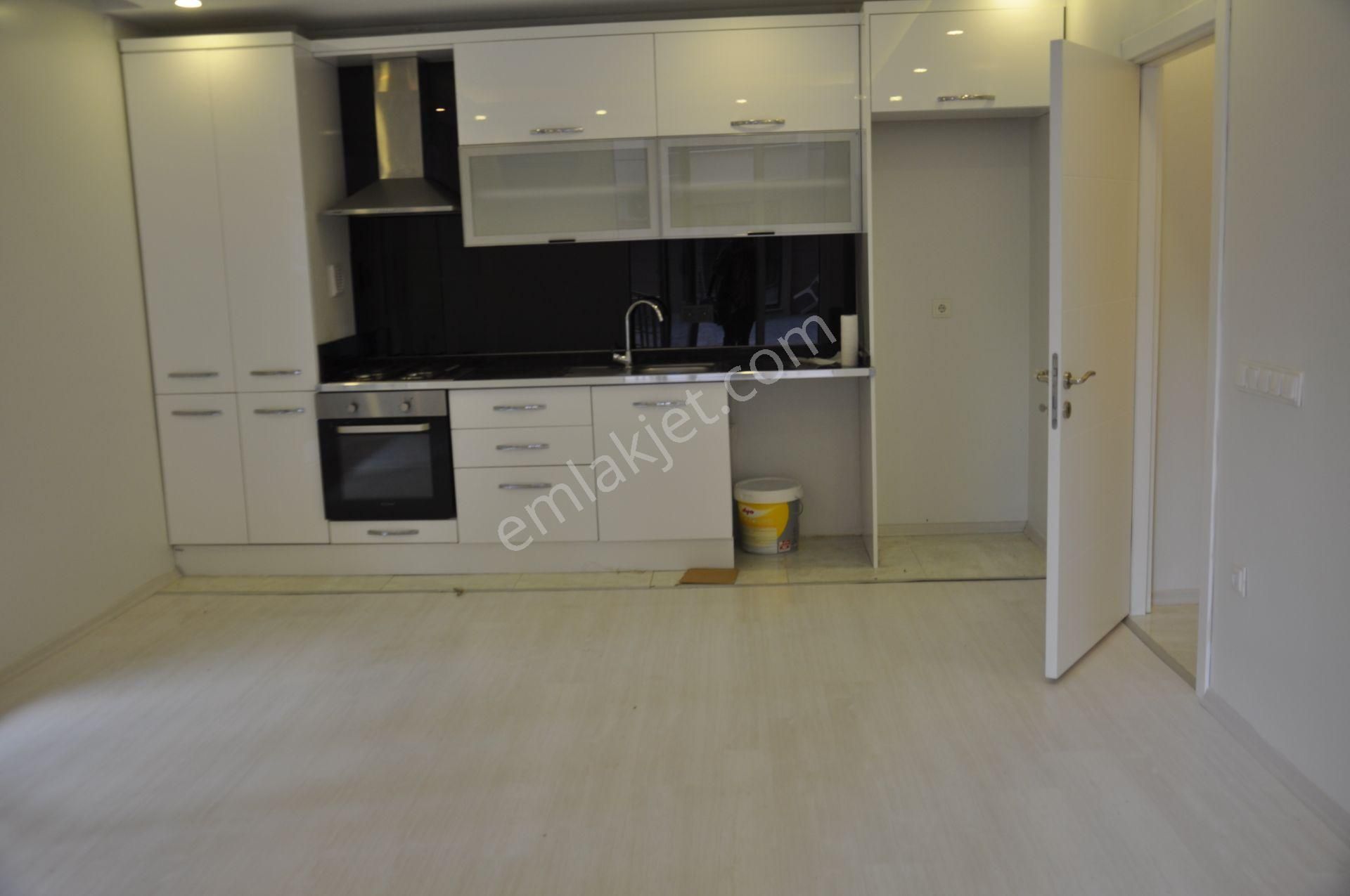 Bahçelievler Öz Mefa Sitesi Bahçe Kullanımlı 2+1 Satılık Daire - Görsel 10