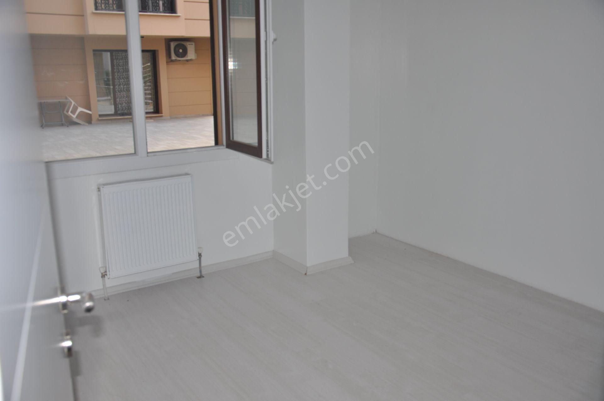 Bahçelievler Öz Mefa Sitesi Bahçe Kullanımlı 2+1 Satılık Daire - Görsel 9