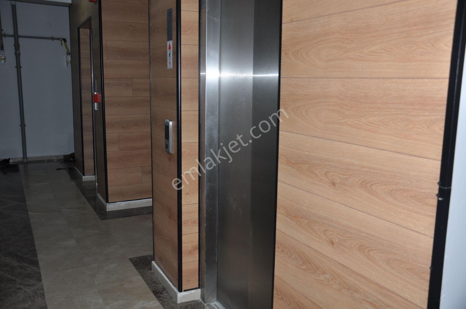 Bahçelievler Öz Mefa Sitesi Bahçe Kullanımlı 2+1 Satılık Daire - Görsel 18