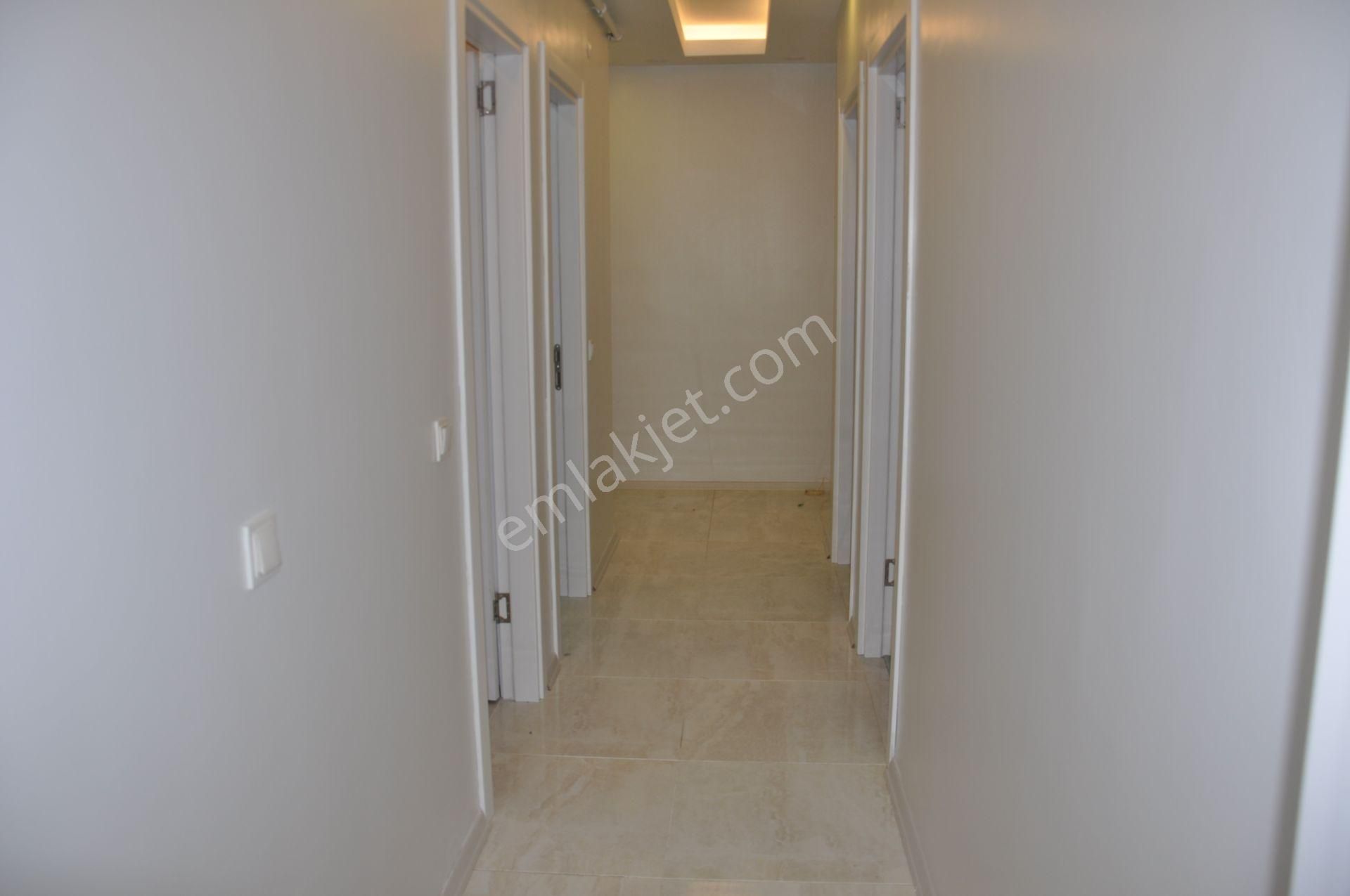 Bahçelievler Öz Mefa Sitesi Bahçe Kullanımlı 2+1 Satılık Daire - Görsel 4