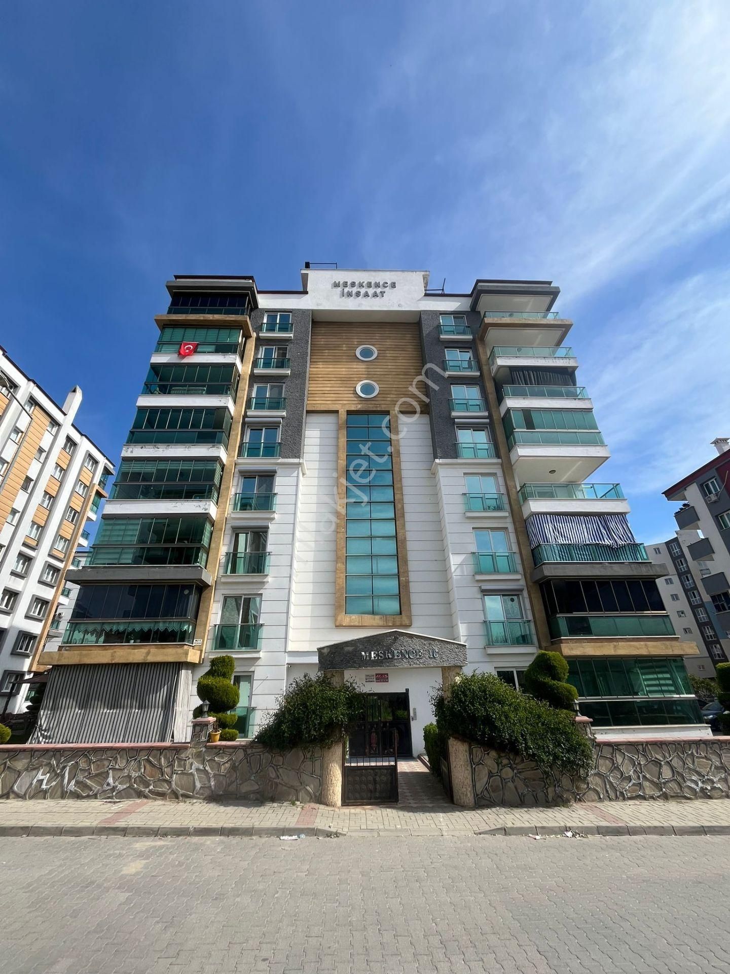 Yeşil Mahalle De Site İçerisin De Satılık 3+1 Doğalgazlı Daire !