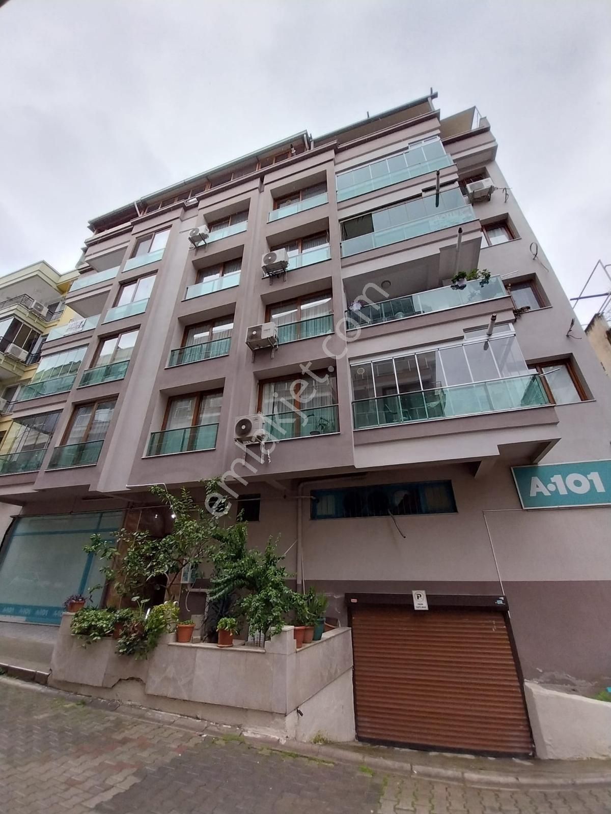 Nergiz Çarşı Yakını 3+1 Satılık Müklemmel Konumda Daire