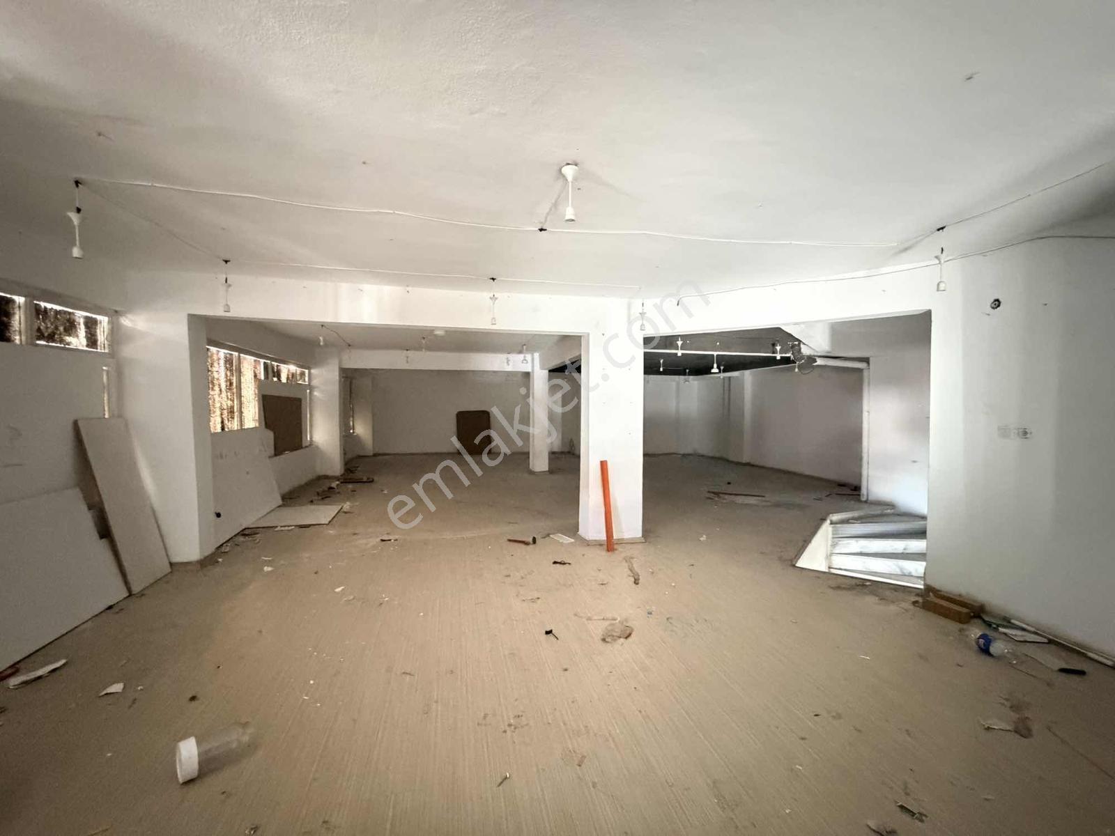 Çorlu Askent Caddesinde 300m2 Kiralık Köşe Cephe Dükkan -revos- - Görsel 15