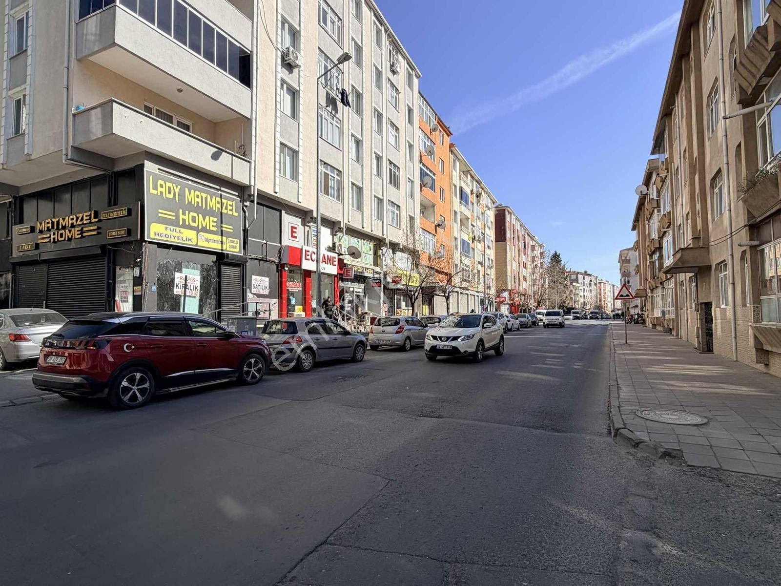 Çorlu Askent Caddesinde 300m2 Kiralık Köşe Cephe Dükkan -revos- - Görsel 3