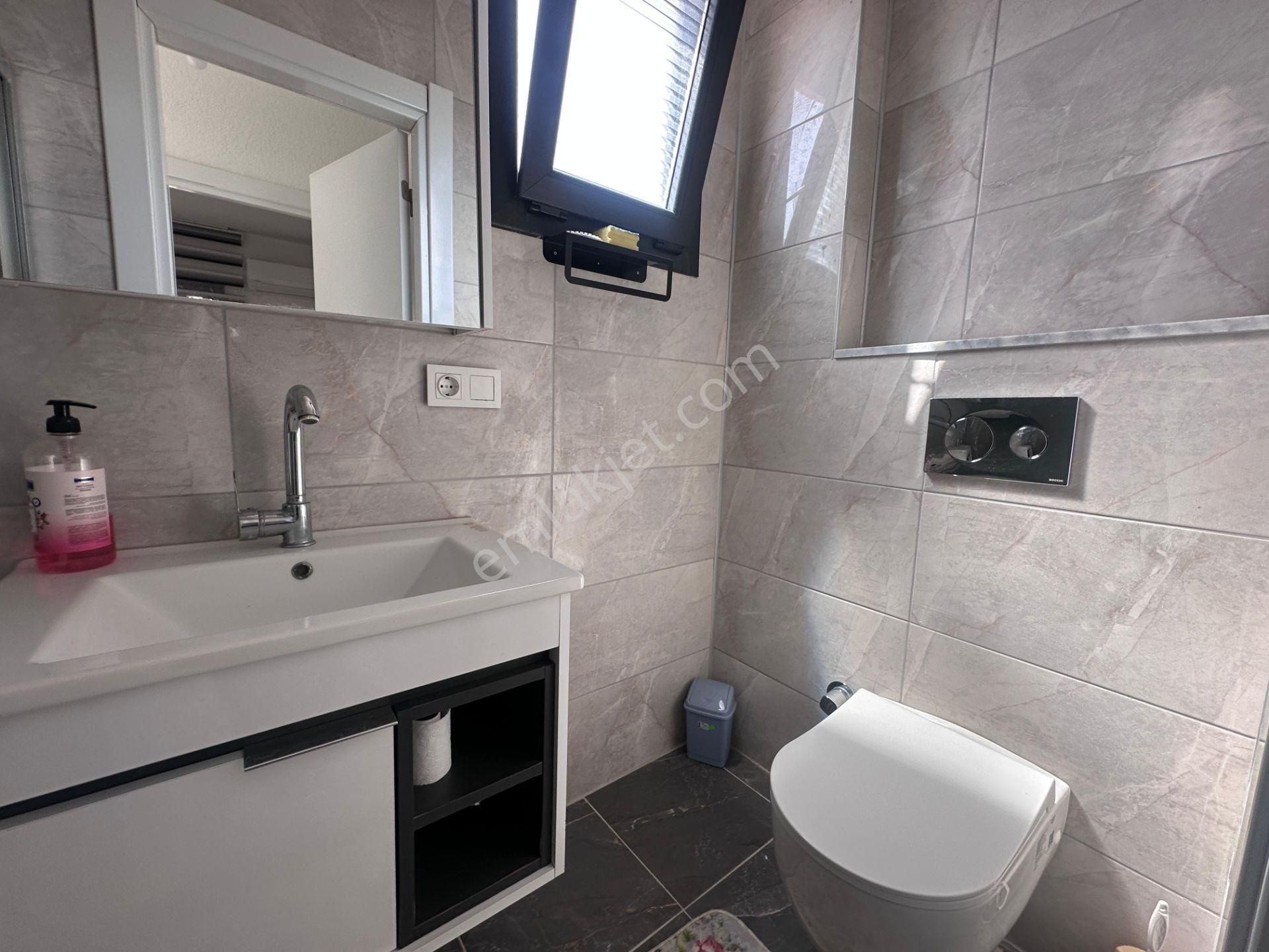 Datça Merkezde Kiralık 2+2 75 M² Deniz Manzaralı Tripleks Daire - Görsel 5