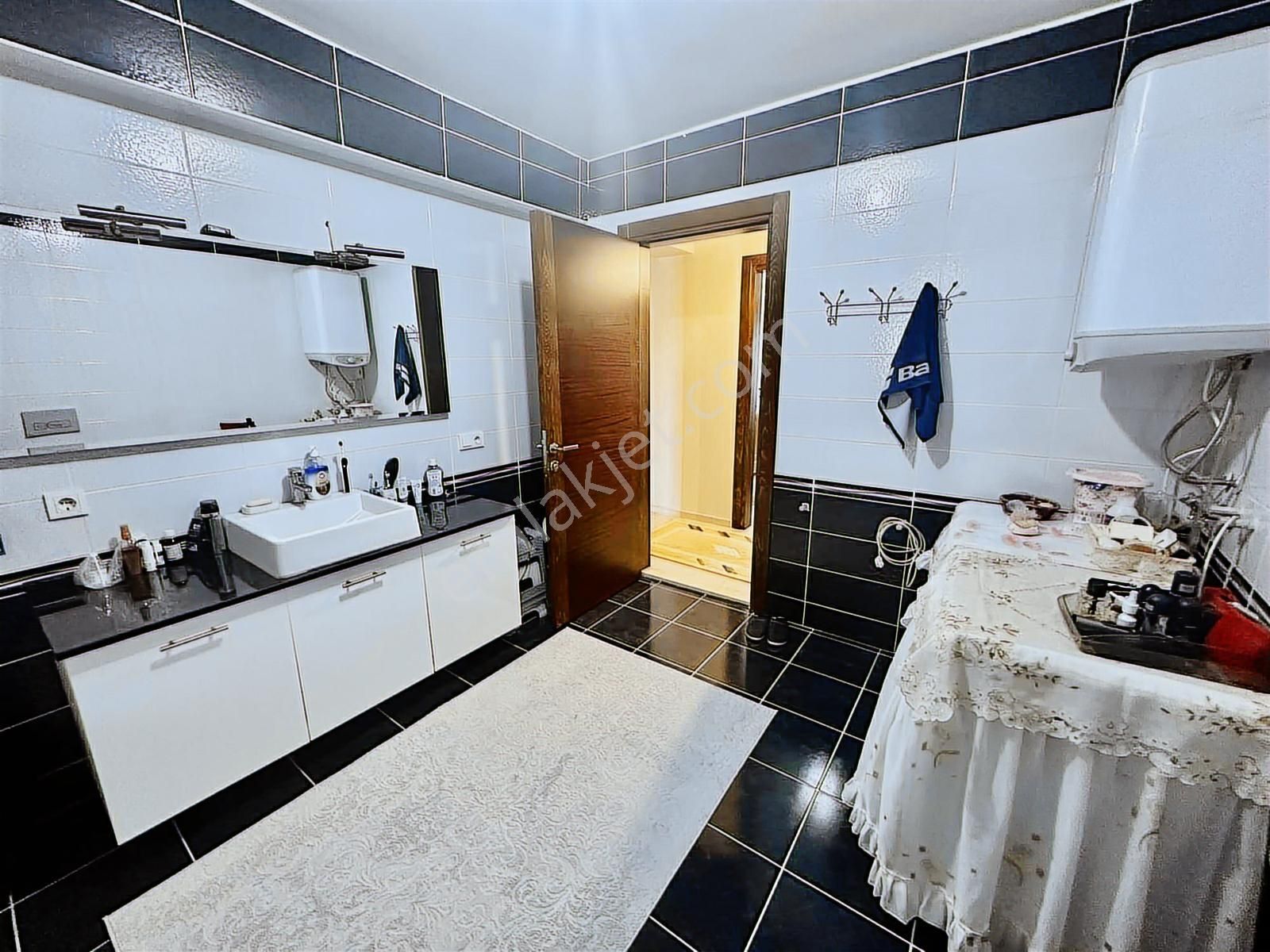 Turpa Balçovadan Cadde Üzeri Yeni Bina Asansörlü Satılık3+1daire - Görsel 24