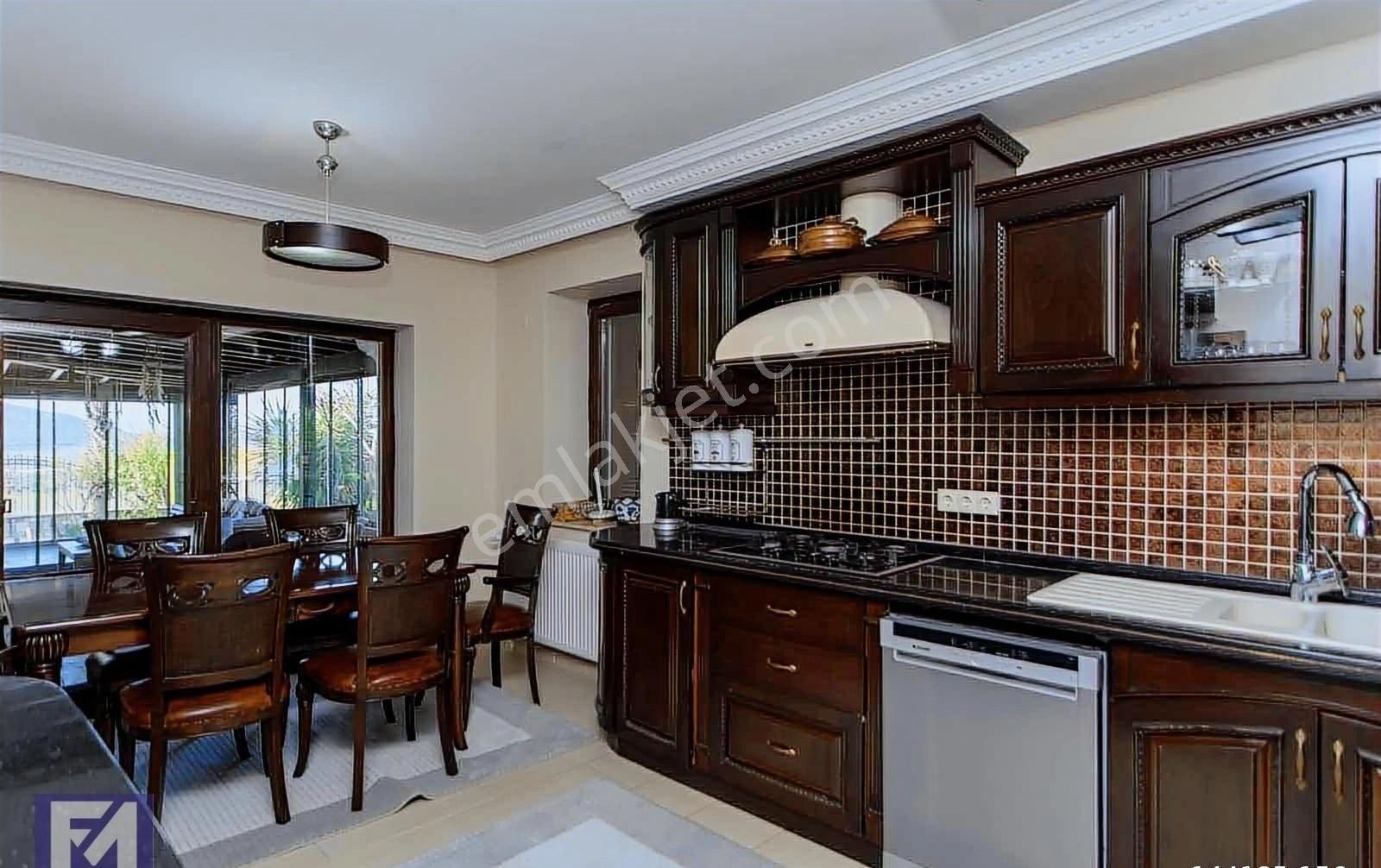 Foçaköyde Müstakil 5+1 Özel Villa - Görsel 10