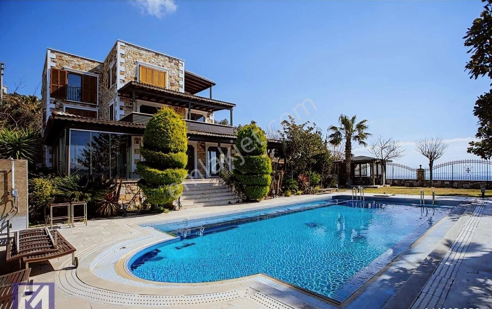 Foçaköyde Müstakil 5+1 Özel Villa - Görsel 2