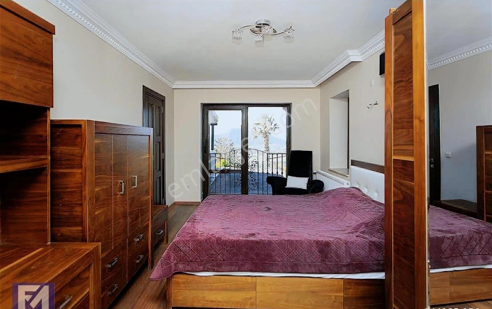 Foçaköyde Müstakil 5+1 Özel Villa - Görsel 11