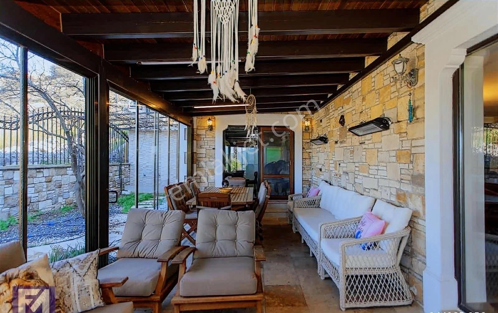 Foçaköyde Müstakil 5+1 Özel Villa - Görsel 16