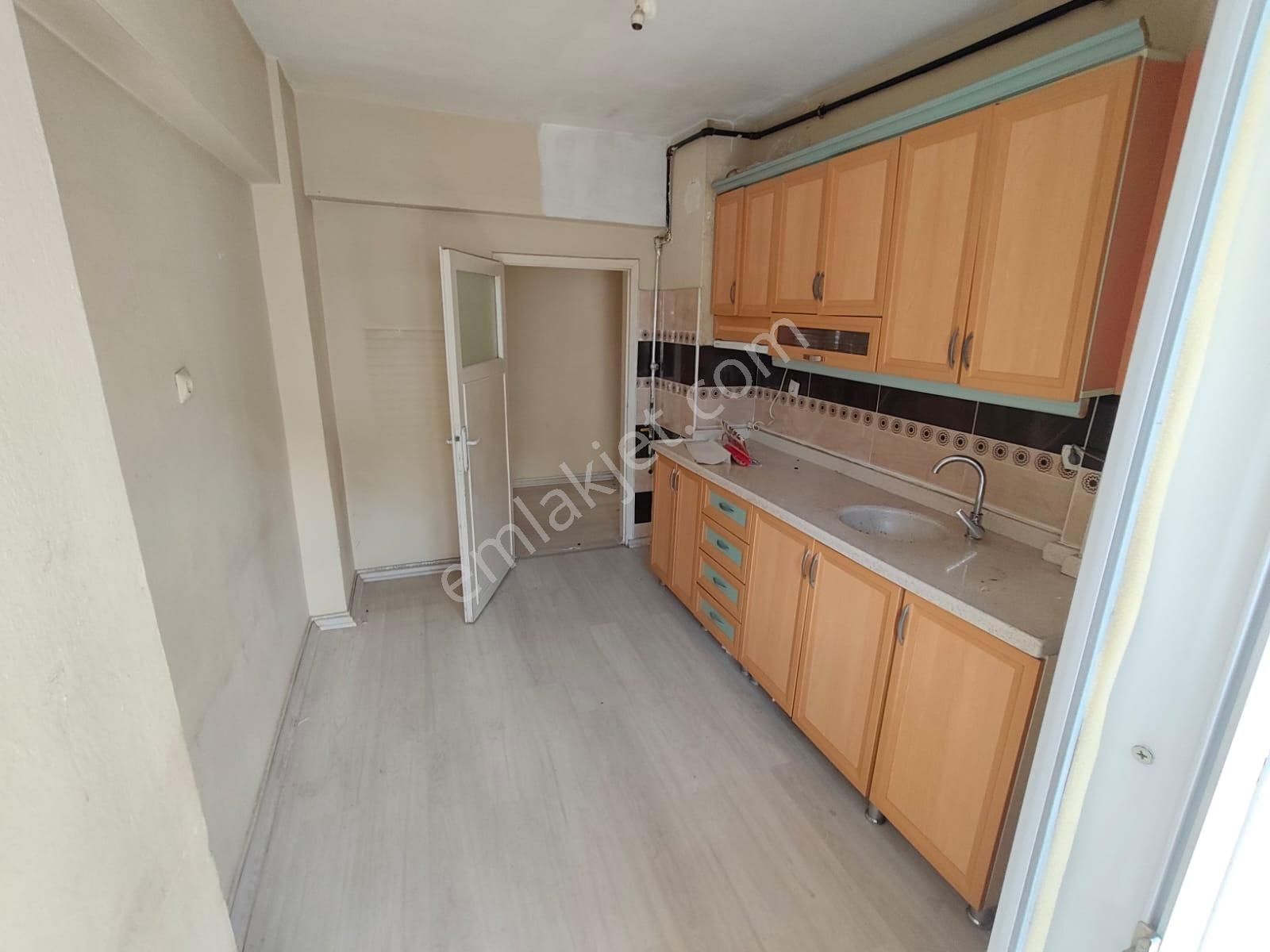 Yılmaz Gayrimenkulden Ankara Caddesi Üzerinde Gemiş M2 3+1 Kaçırılmayacak Fırsat Kiralık K