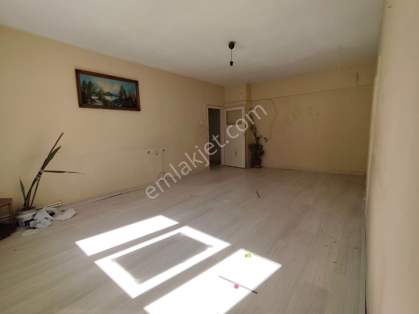 Yılmaz Gayrimenkulden Ankara Caddesi Üzerinde Gemiş M2 3+1 Kaçırılmayacak Fırsat Kiralık K - Görsel 12