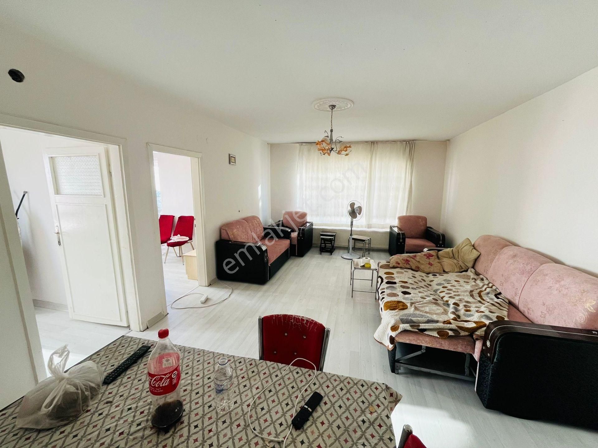 Kartaltepe'de Okullar Cad. Yakını 3+1 Katta Satılık Fırsat Daire !! - Görsel 3