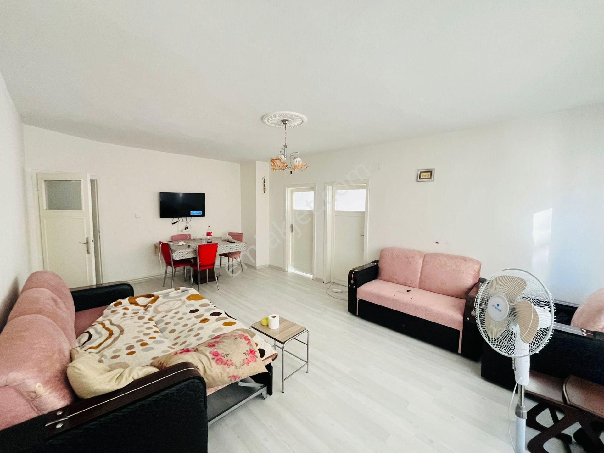 Kartaltepe'de Okullar Cad. Yakını 3+1 Katta Satılık Fırsat Daire !! - Görsel 4