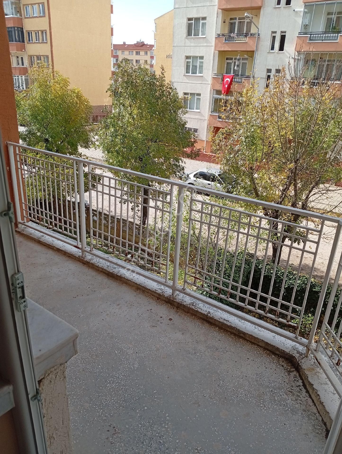 Çankaya Mah Yılmazlar Sitesinde Yenilenmiş Sahibinden 3+1 - Görsel 24