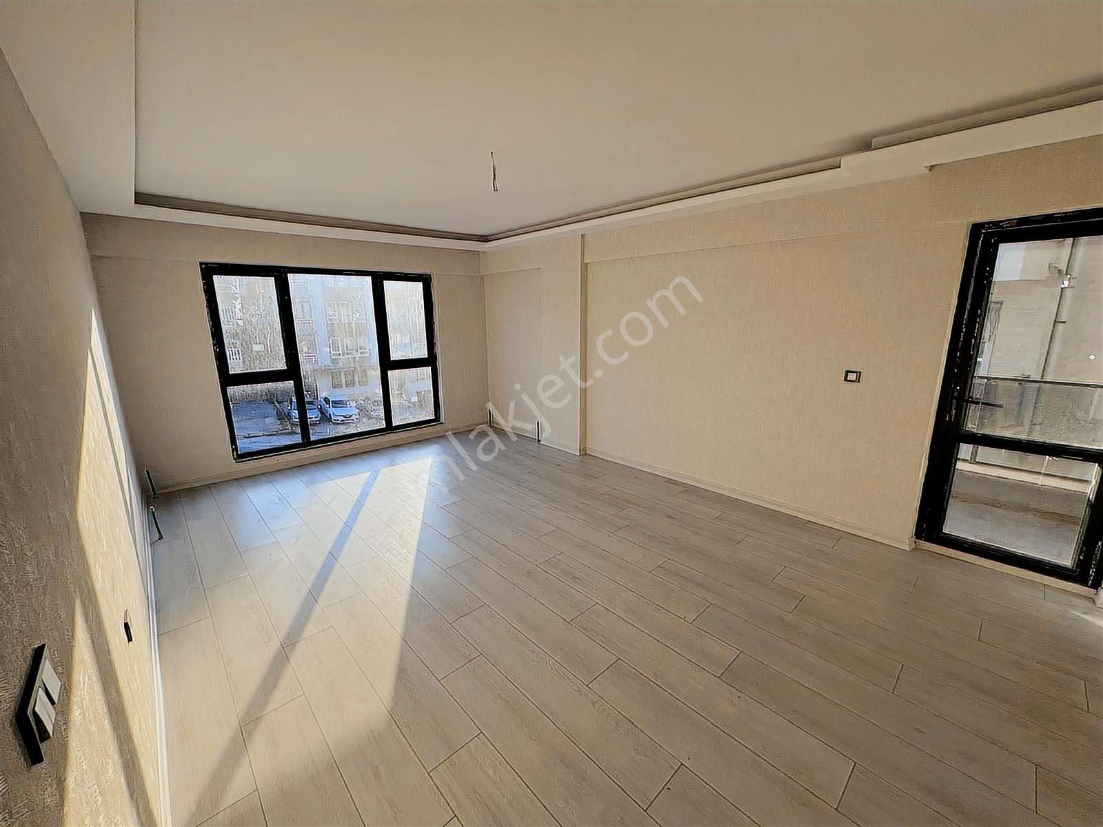 Cadde Üzeri Sıfır Binada Oturuma Hazır İskanlı 3+1 Daire - Görsel 24