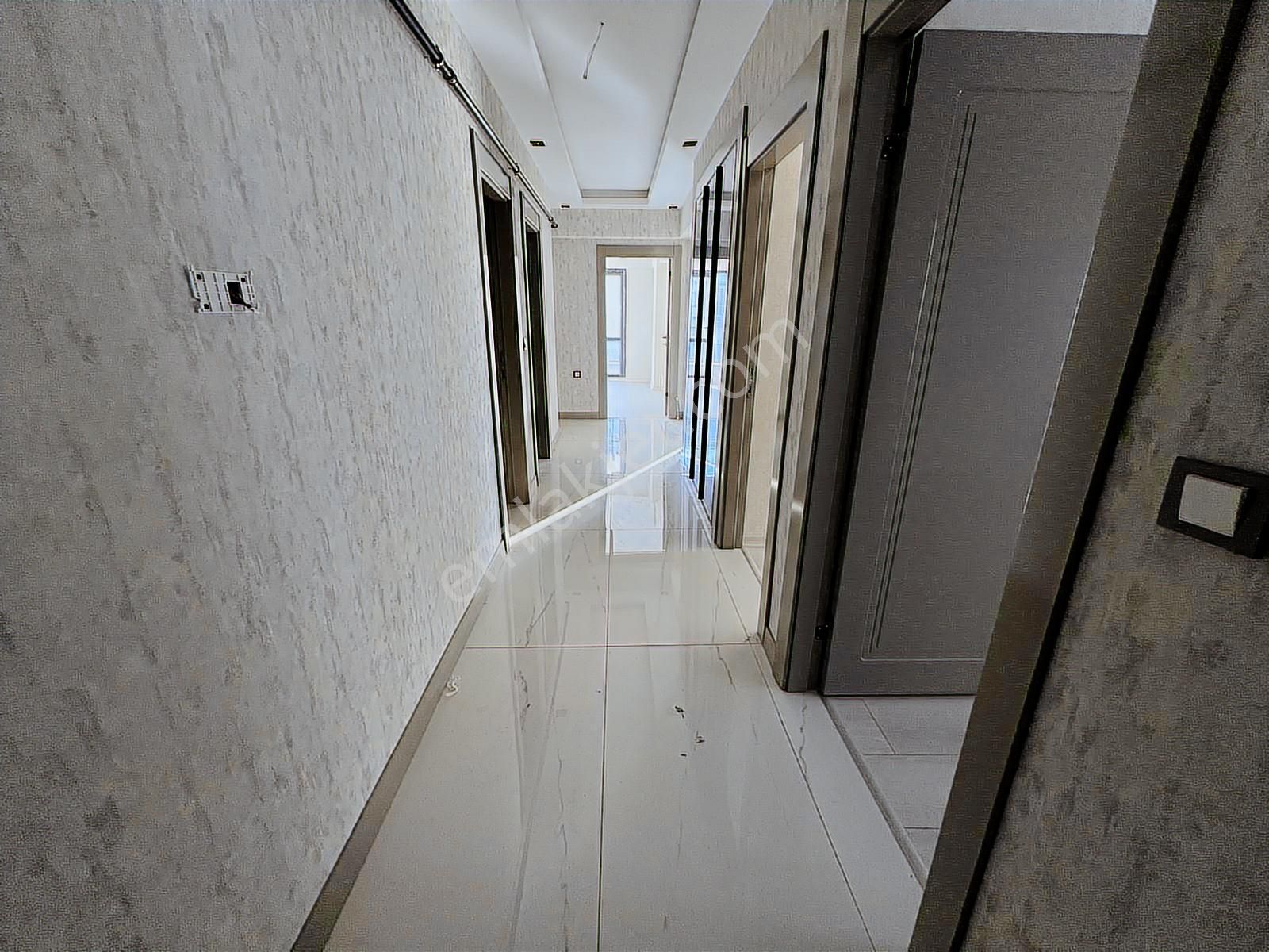 Cadde Üzeri Sıfır Binada Oturuma Hazır İskanlı 3+1 Daire - Görsel 32