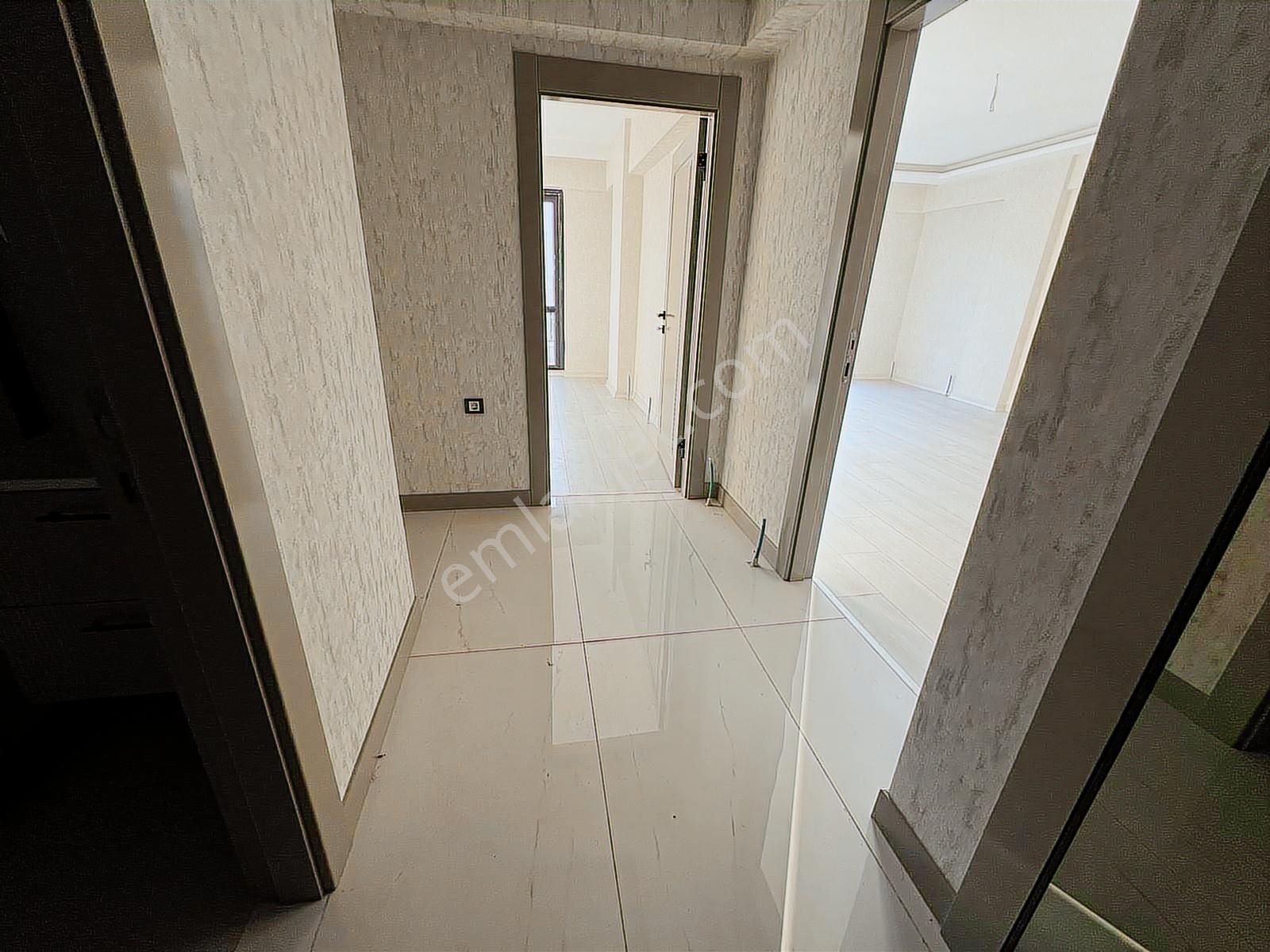 Cadde Üzeri Sıfır Binada Oturuma Hazır İskanlı 3+1 Daire - Görsel 15