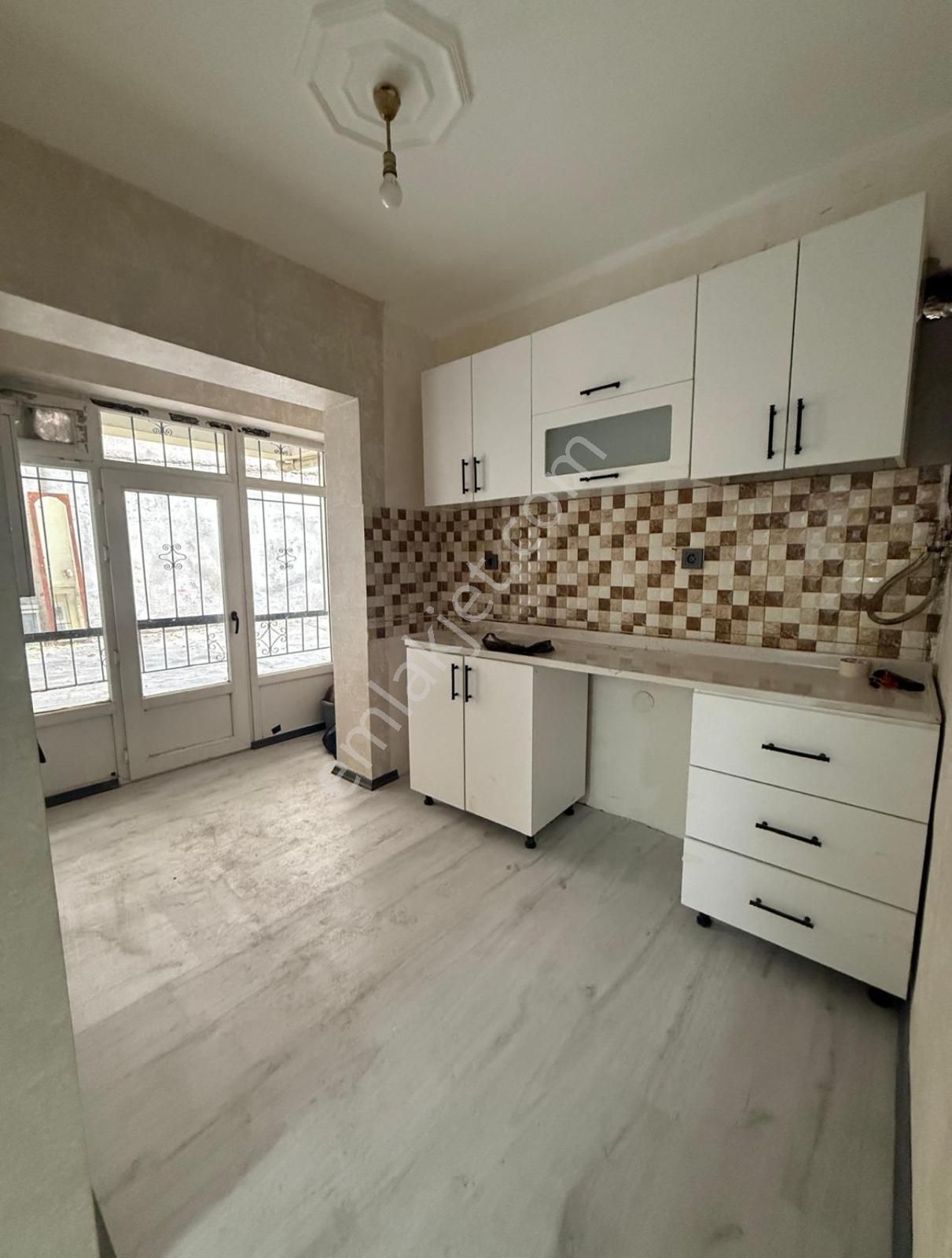 Günsazak Caddesi Üzerinde Full Yapılı İskanlı 3+1 Giriş Kat - Görsel 25
