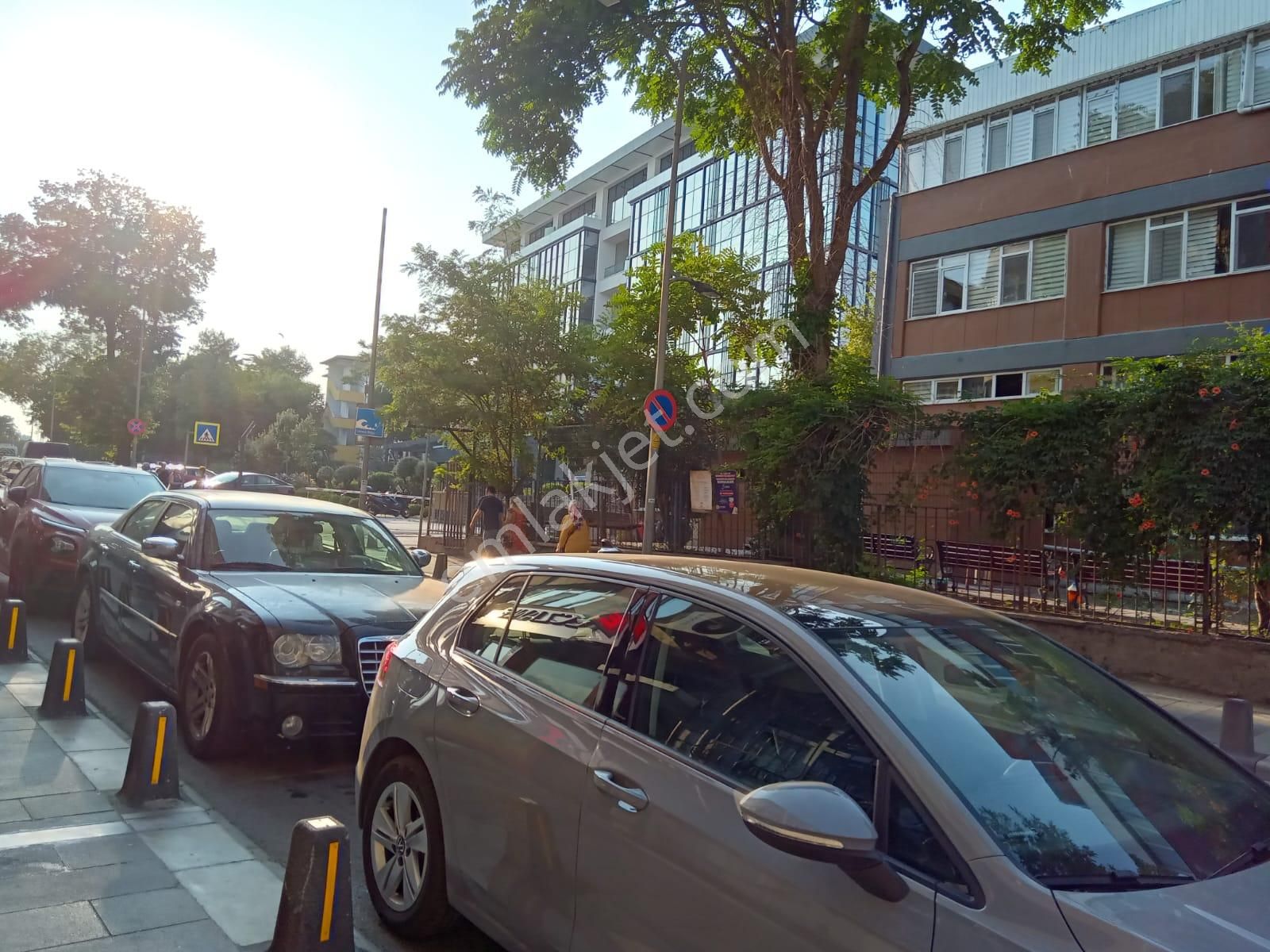 Bakırköy Y Mah İst Cd Karat34 Karşısı Pazar Sahil Yakın 85m2 2+1 Kombili Kiracılıbina Arsası 400 M2