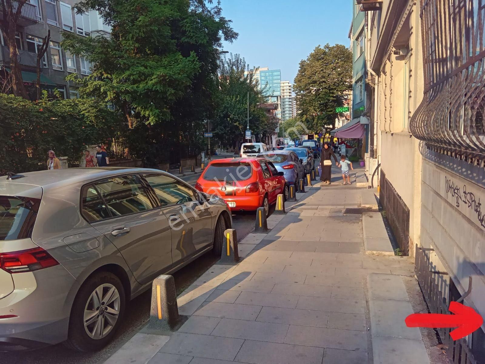 Bakırköy Y Mah İst Cd Karat34 Karşısı Pazar Sahil Yakın 85m2 2+1 Kombili Kiracılıbina Arsası 400 M2 - Görsel 2