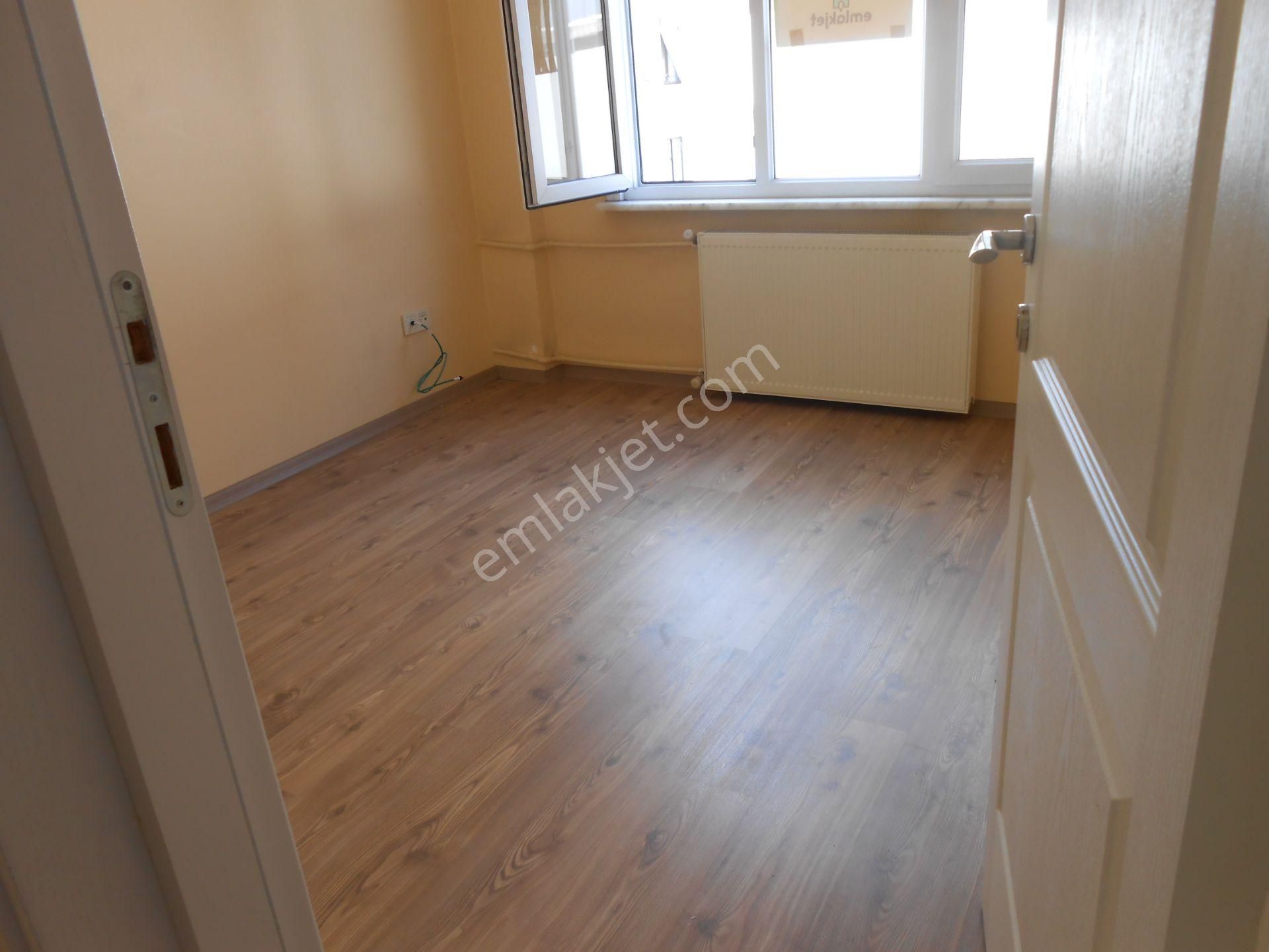 Bakırköy Y Mah İst Cd Karat34 Karşısı Pazar Sahil Yakın 85m2 2+1 Kombili Kiracılıbina Arsası 400 M2 - Görsel 7