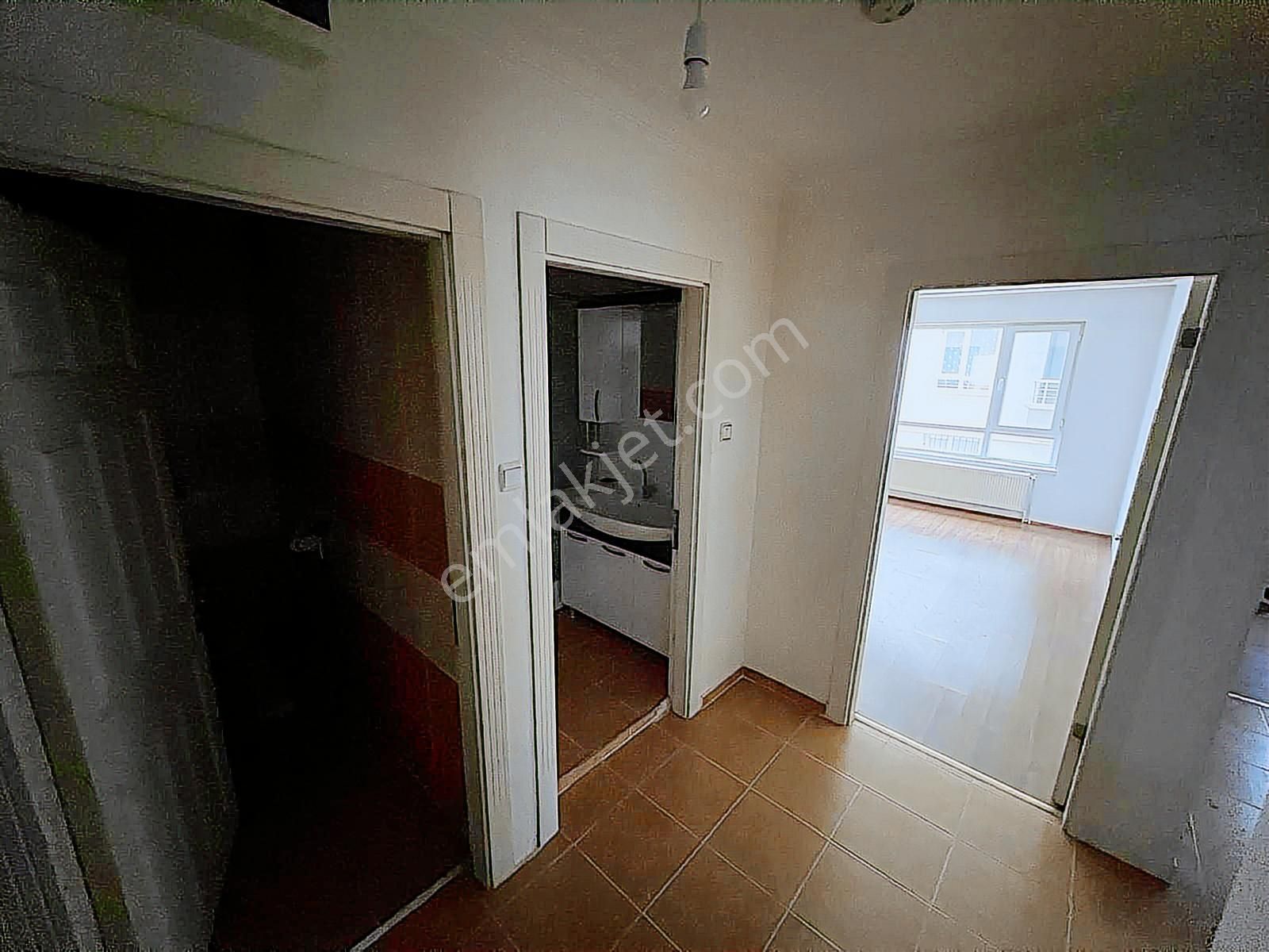 Çarşı_pazar_otobüs_dolmuş_okul_ve_sağlık_ocağı_dibinde_1.kat_2+1 - Görsel 24