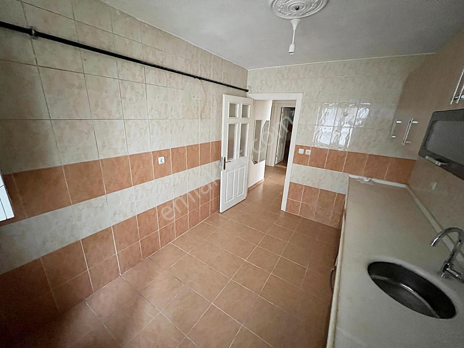 Çarşı_pazar_otobüs_dolmuş_okul_ve_sağlık_ocağı_dibinde_1.kat_2+1 - Görsel 20