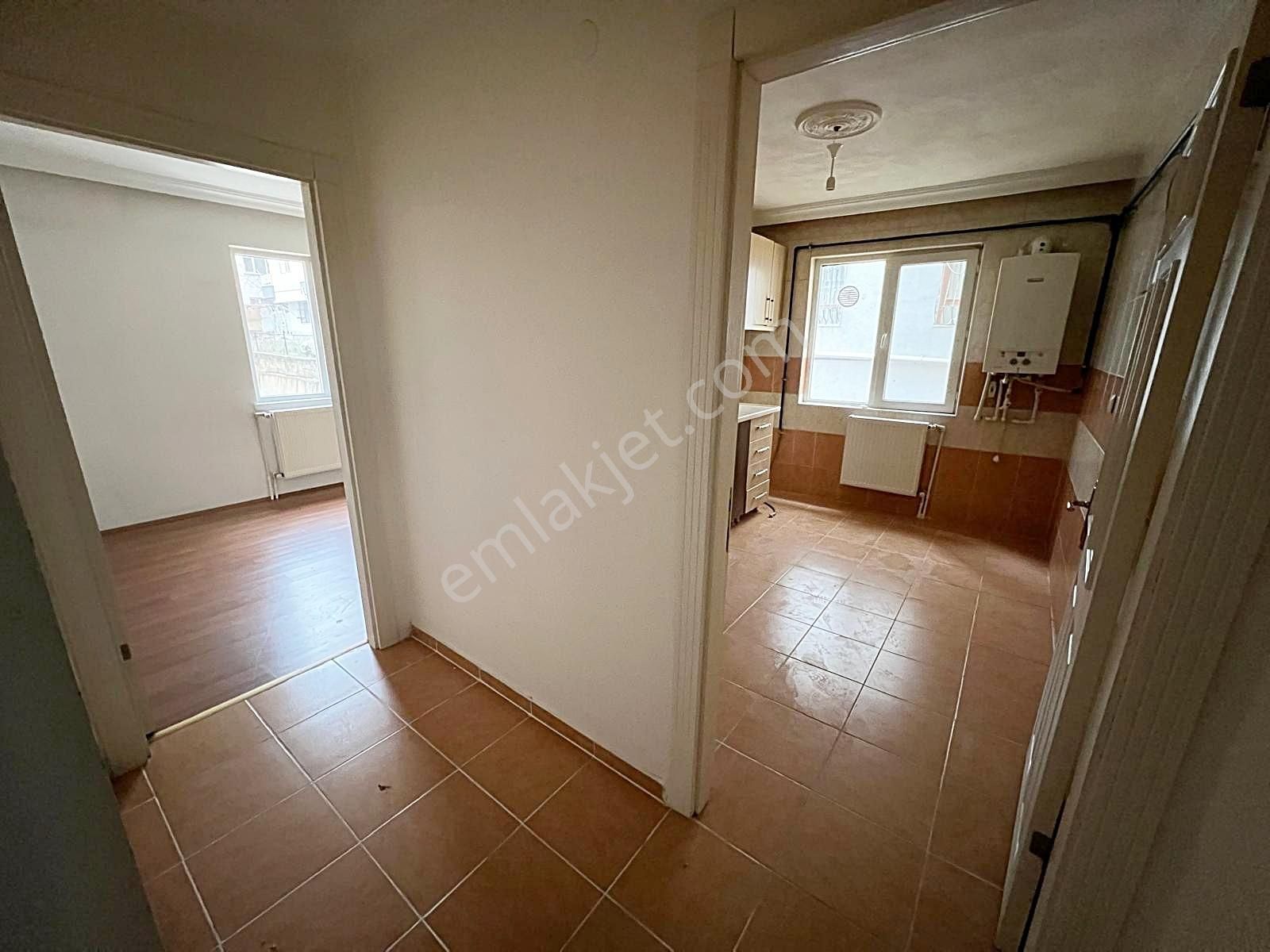 Çarşı_pazar_otobüs_dolmuş_okul_ve_sağlık_ocağı_dibinde_1.kat_2+1 - Görsel 34