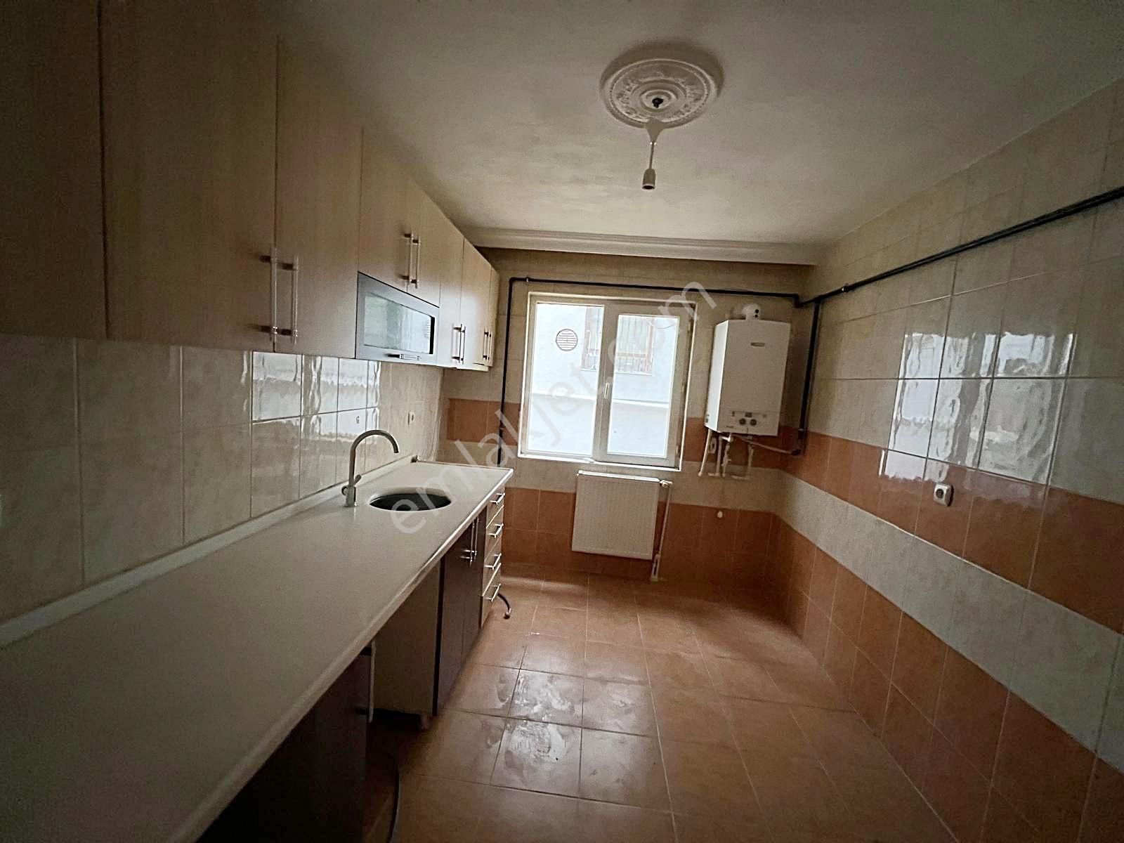 Çarşı_pazar_otobüs_dolmuş_okul_ve_sağlık_ocağı_dibinde_1.kat_2+1 - Görsel 25