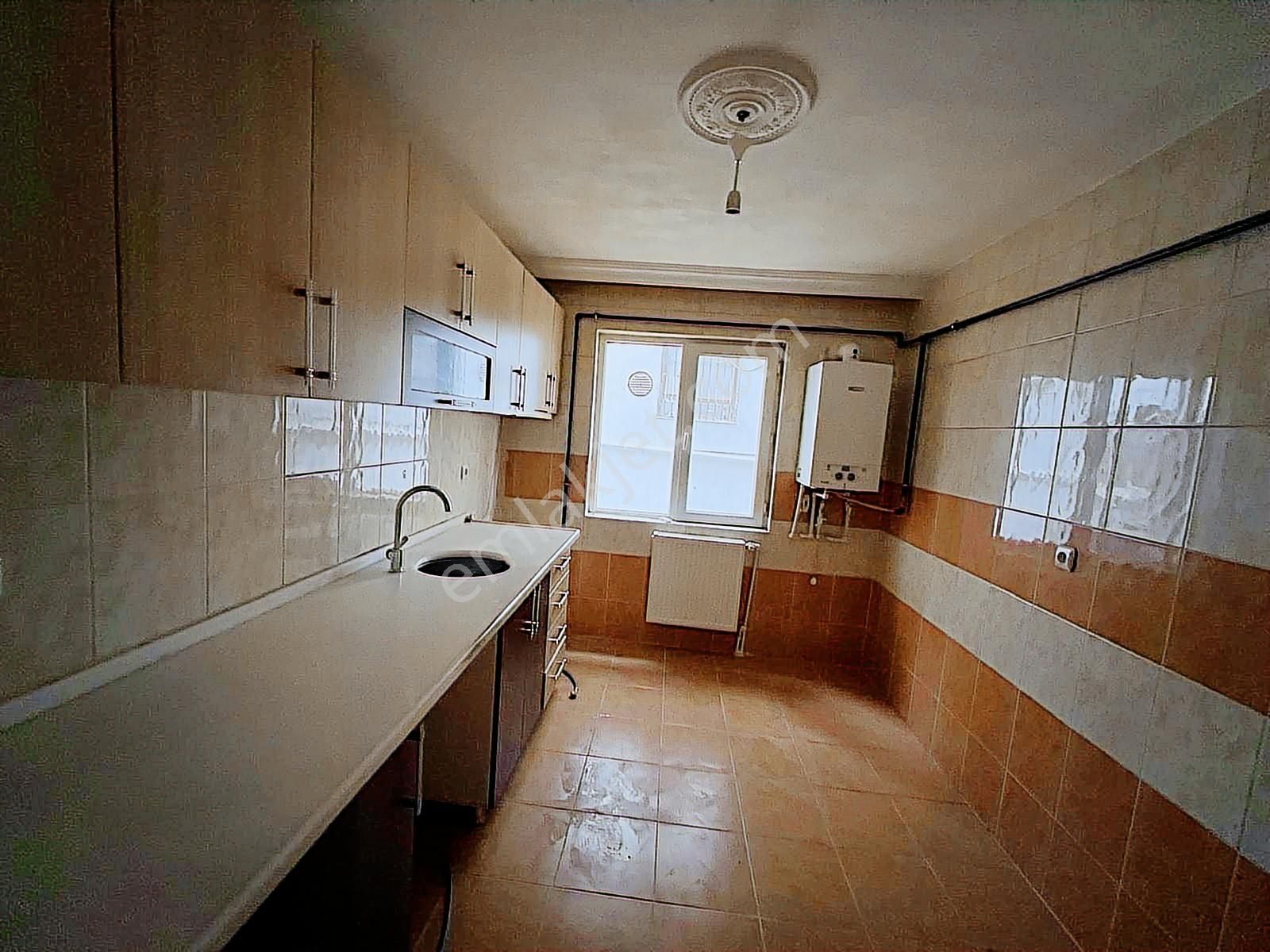 Çarşı_pazar_otobüs_dolmuş_okul_ve_sağlık_ocağı_dibinde_1.kat_2+1 - Görsel 15