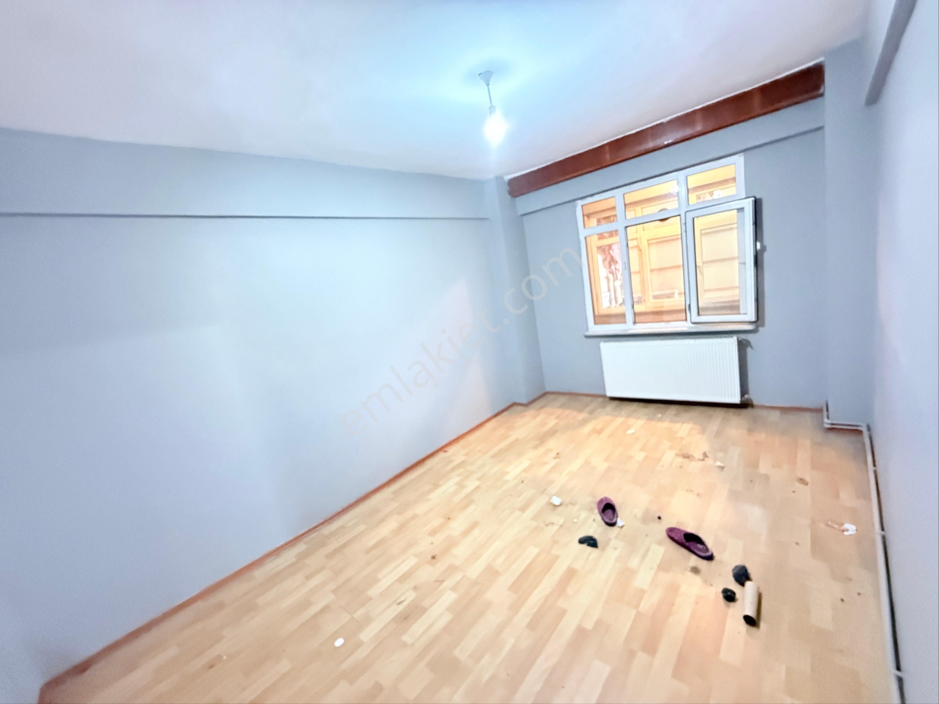 Sefaköy İnönü Mahallesi Satılık 2 + 1 Birinci Kat - Görsel 2