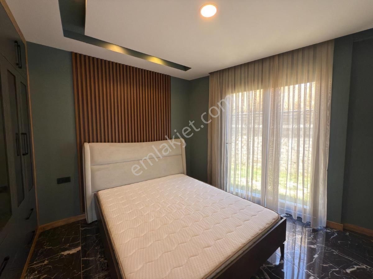 Kuşadası Ege Mahallesinde Satılık Eşyalı Müstakil Villa - Görsel 9