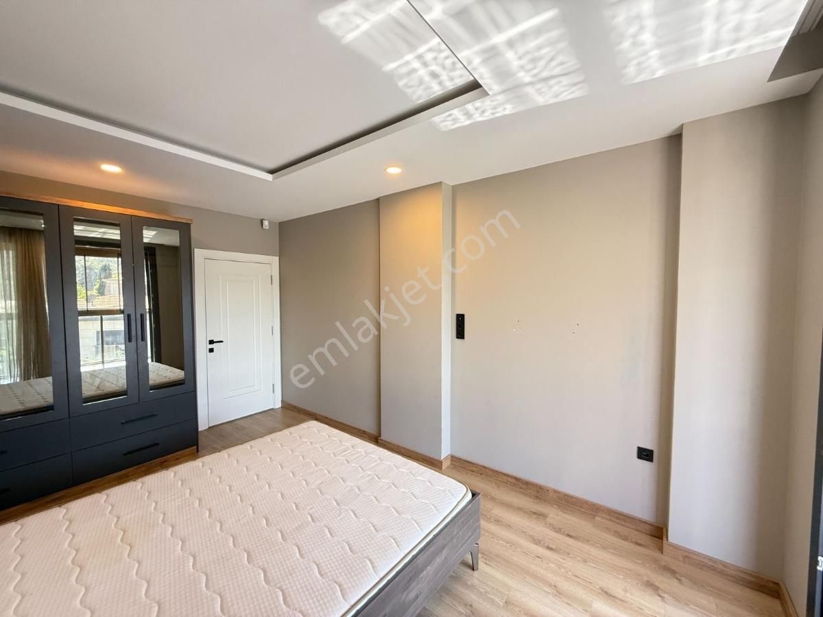 Kuşadası Ege Mahallesinde Satılık Eşyalı Müstakil Villa - Görsel 18