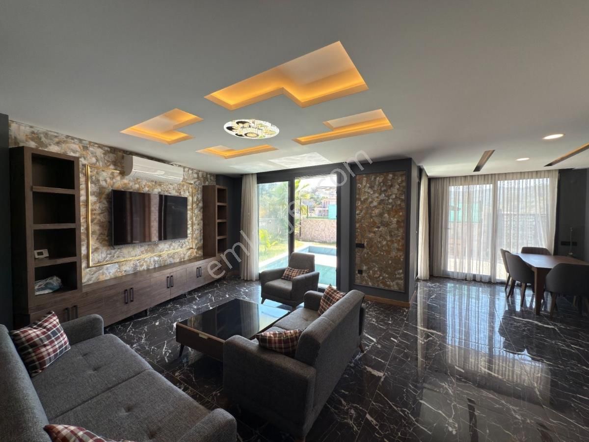 Kuşadası Ege Mahallesinde Satılık Eşyalı Müstakil Villa - Görsel 27