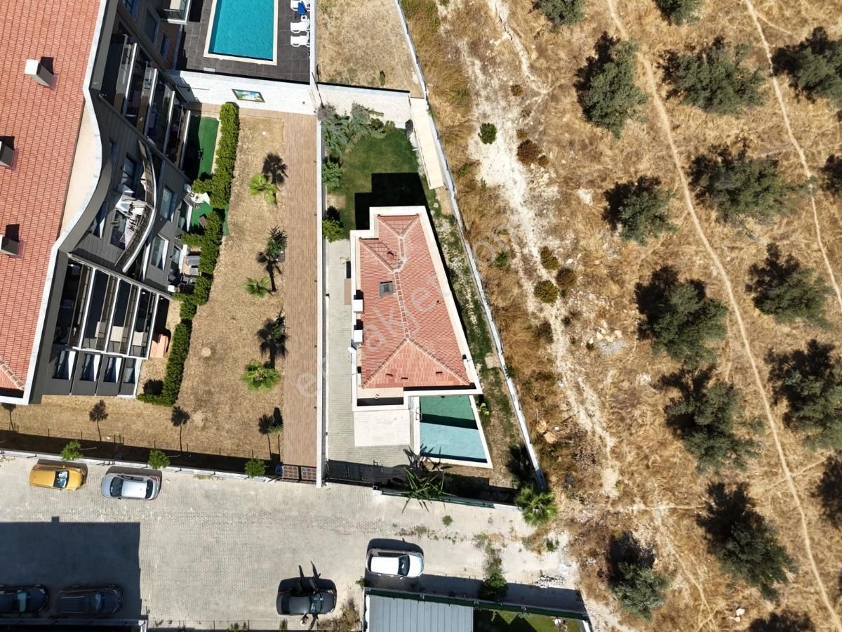 Kuşadası Ege Mahallesinde Satılık Eşyalı Müstakil Villa - Görsel 15