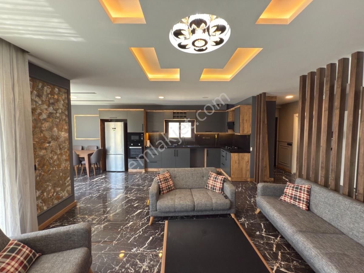 Kuşadası Ege Mahallesinde Satılık Eşyalı Müstakil Villa - Görsel 17