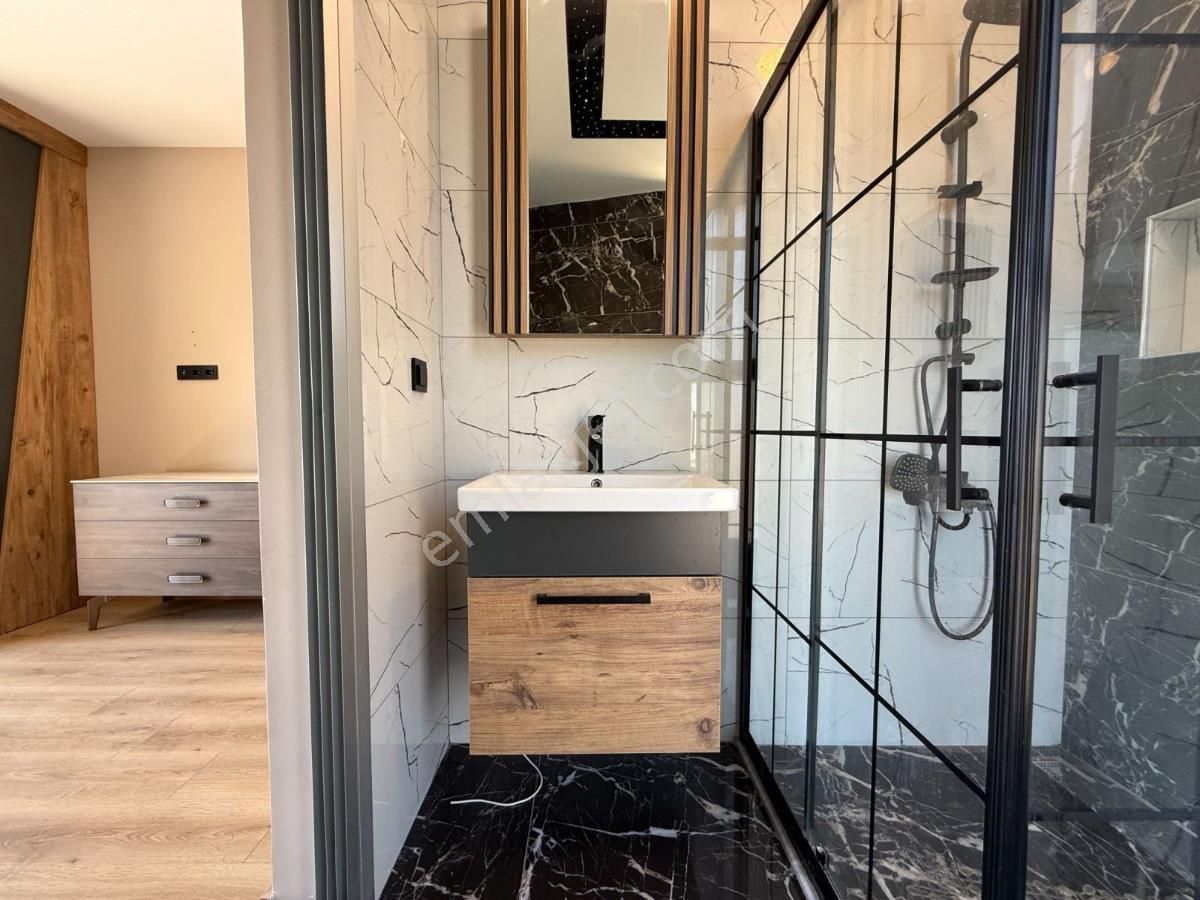 Kuşadası Ege Mahallesinde Satılık Eşyalı Müstakil Villa - Görsel 29