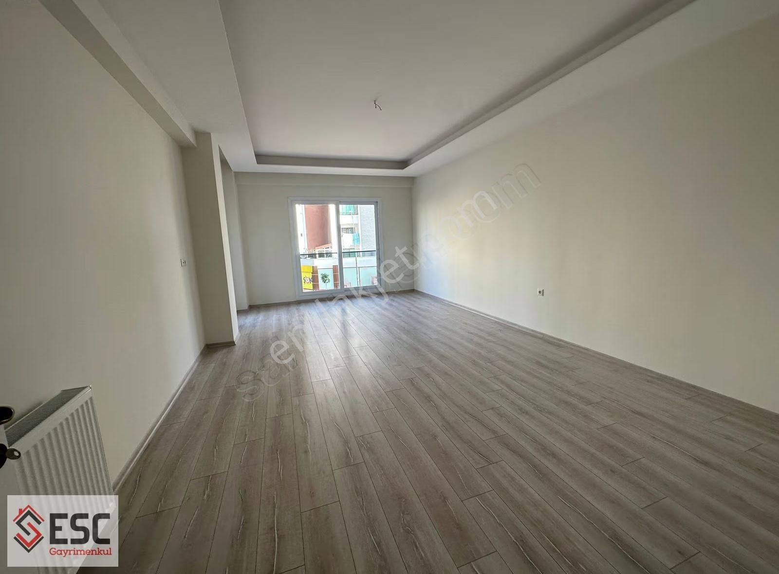 Esc'den Akdeniz Mh,de Geniş M2 Li Fırsat 4+1 Daire Esc2434f - Görsel 3