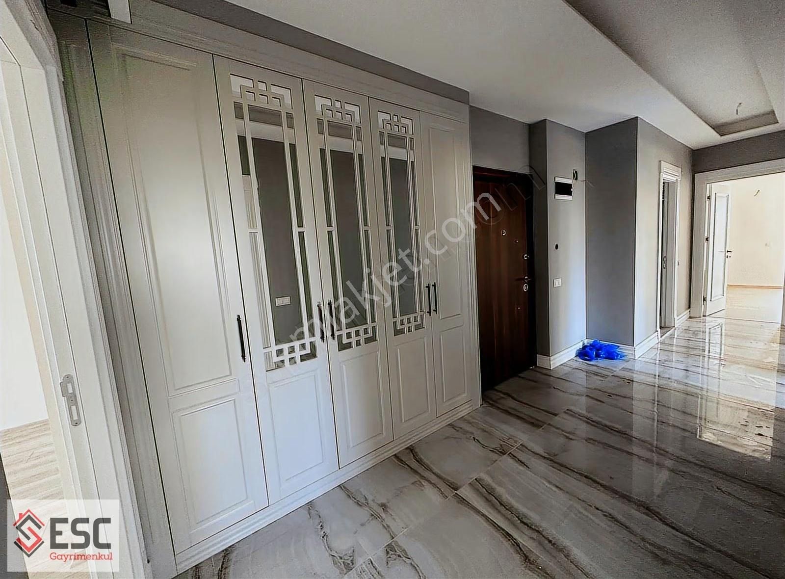 Esc'den Akdeniz Mh,de Geniş M2 Li Fırsat 4+1 Daire Esc2434f - Görsel 2