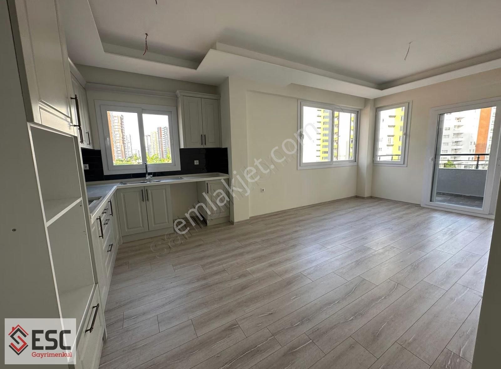 Esc'den Akdeniz Mh,de Geniş M2 Li Fırsat 4+1 Daire Esc2434f - Görsel 7