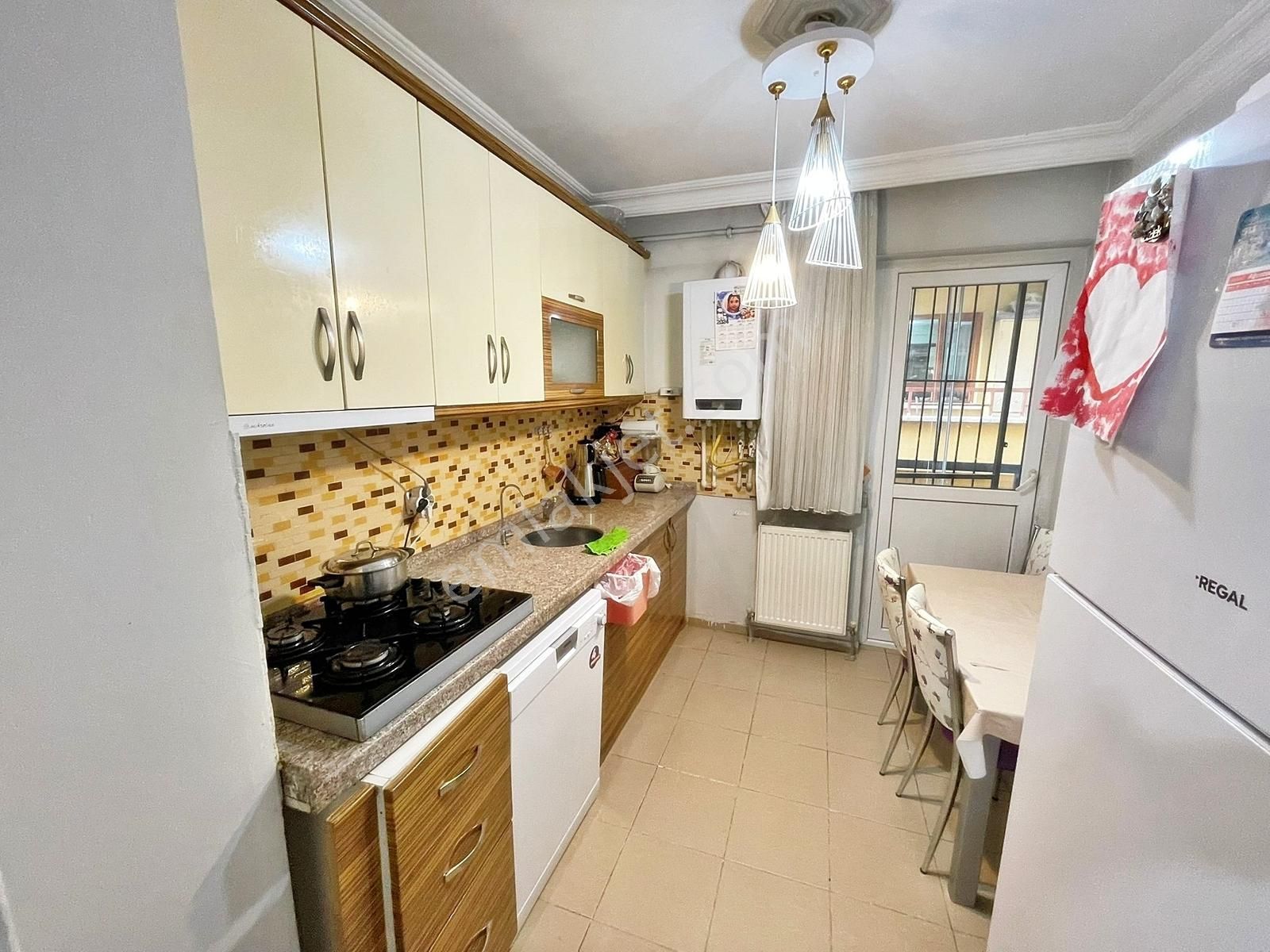 Etlik_lise_yakını_1.ara_kat_bağımsız_asansörlü_geniş_m2_3+1