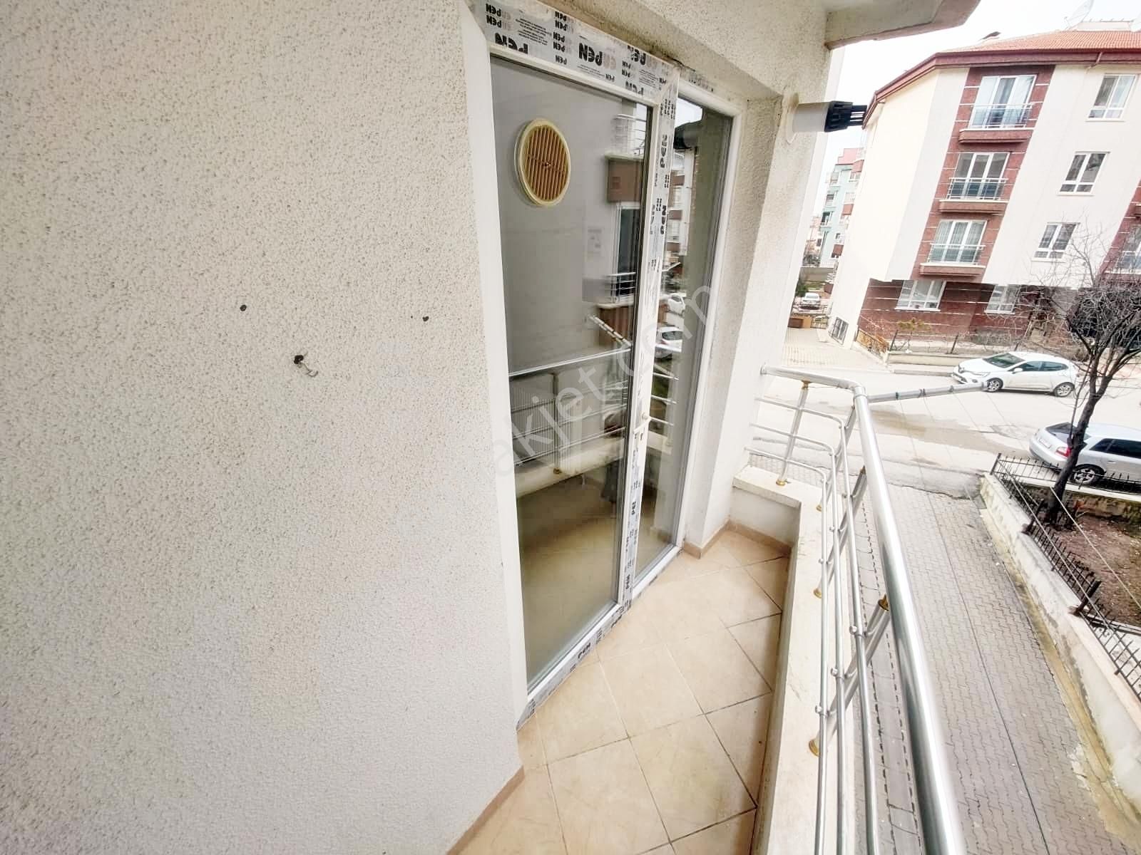 Acill_fiyat_düştü_1.kat_yeni_bina_iskanlı_full_yapılı_3+1 - Görsel 2