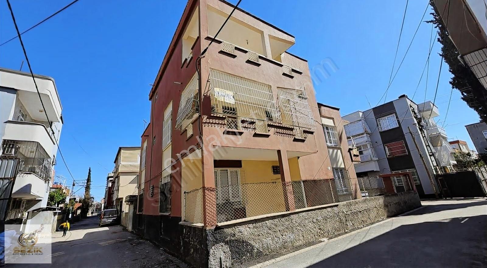 Şakirpaşa Uçak Mh.köşe Başı Acil Satılık 2 Buçuk Katlı Müstakil