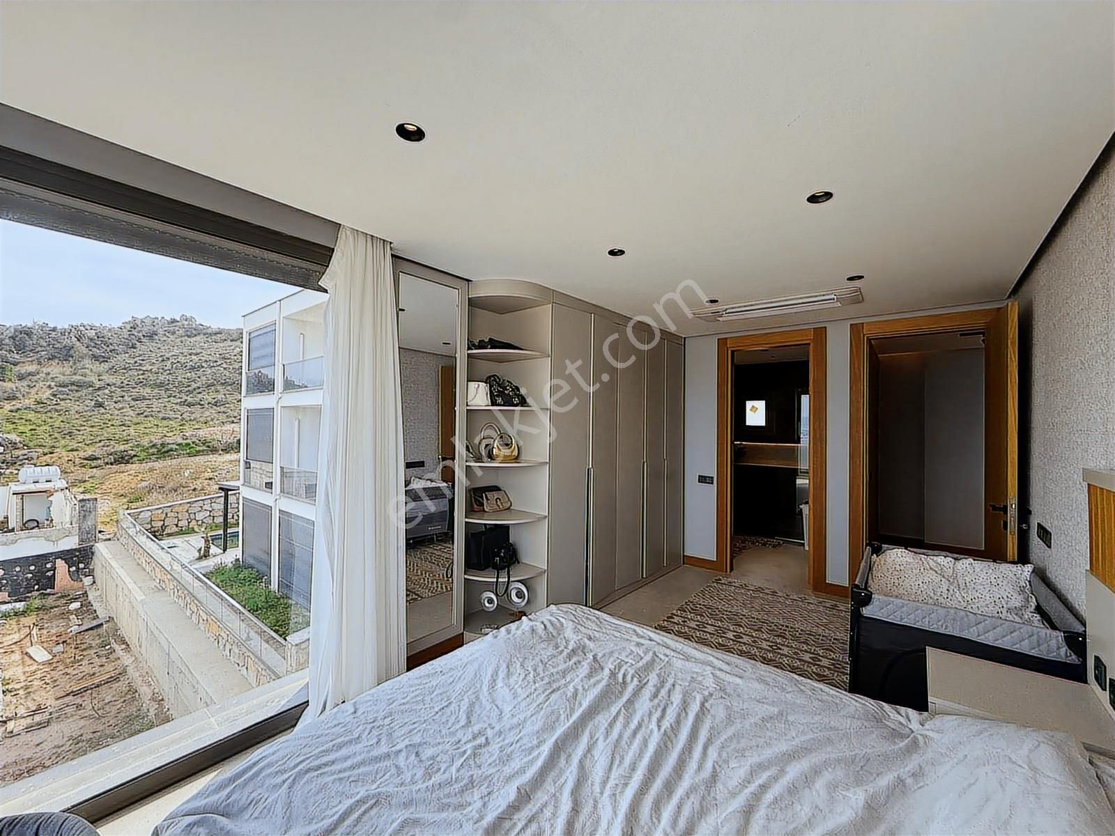 Bodrum Bağlada Kiralık Deniz Manzaralı 6+2 Müstakil Villa - Görsel 12